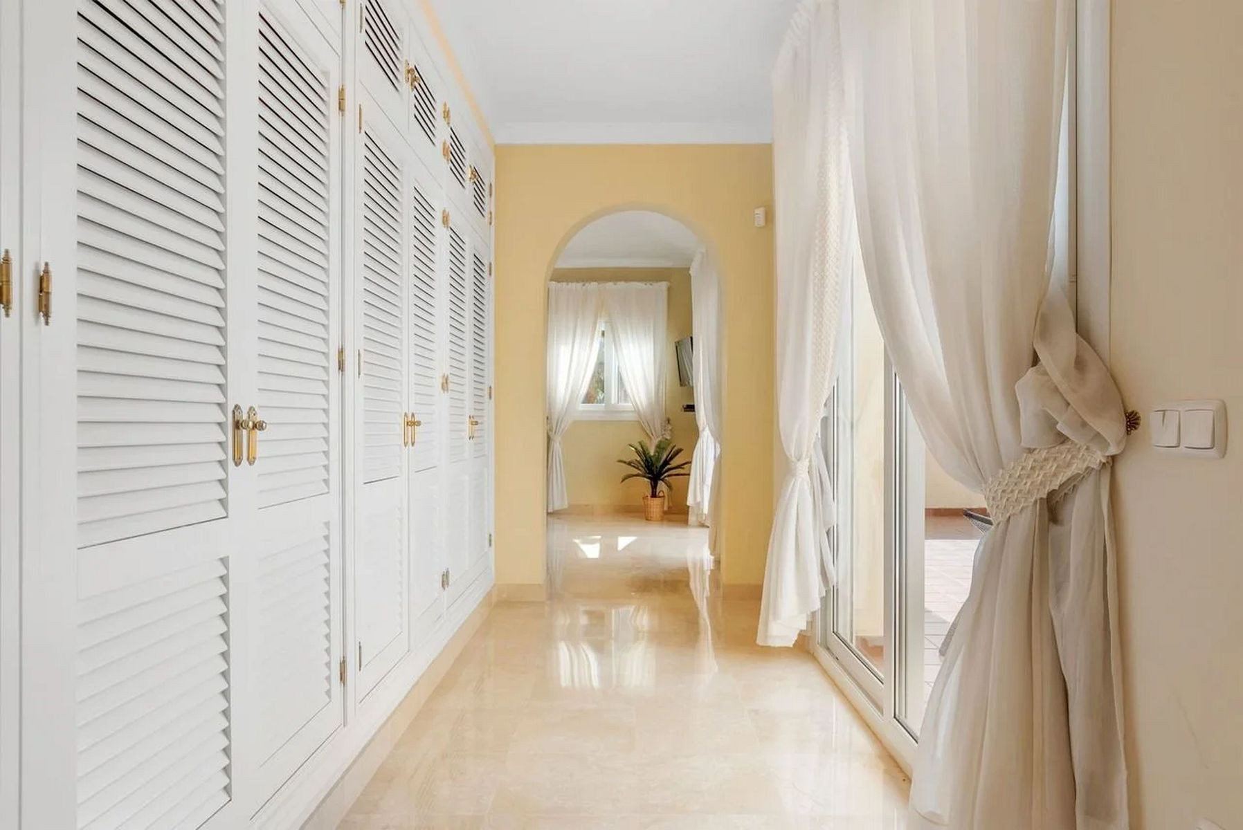  Image of Villa - 4 Bedrooms - 4 Bathrooms for sale in Malaga-Marbella-Spain, Image 25