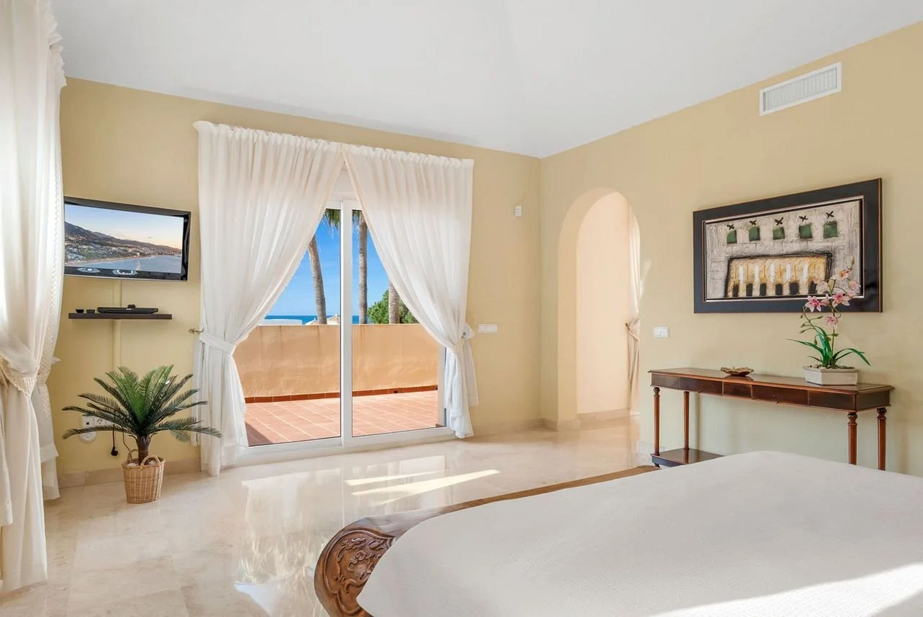  Image of Villa - 4 Bedrooms - 4 Bathrooms for sale in Malaga-Marbella-Spain, Image 26