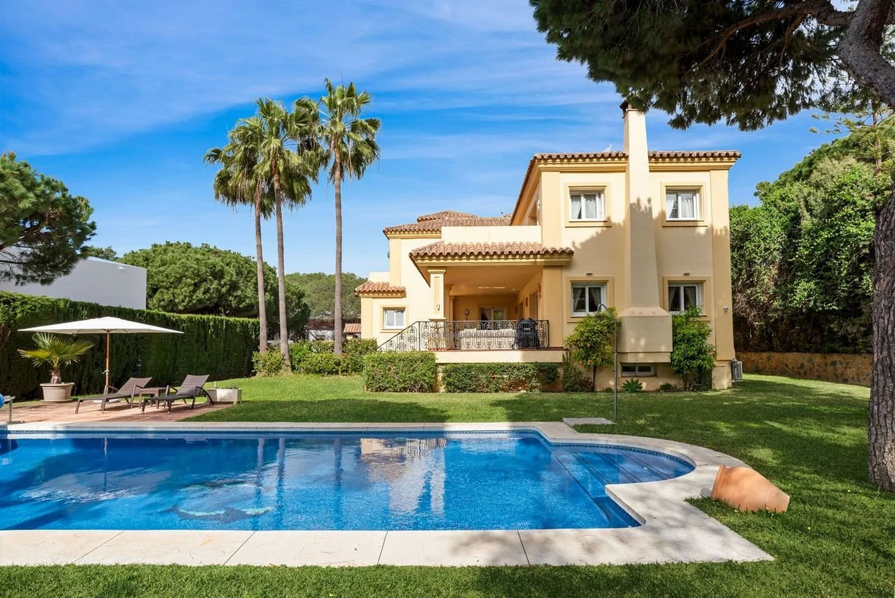  Image of Villa - 4 Bedrooms - 4 Bathrooms for sale in Malaga-Marbella-Spain, Image 14