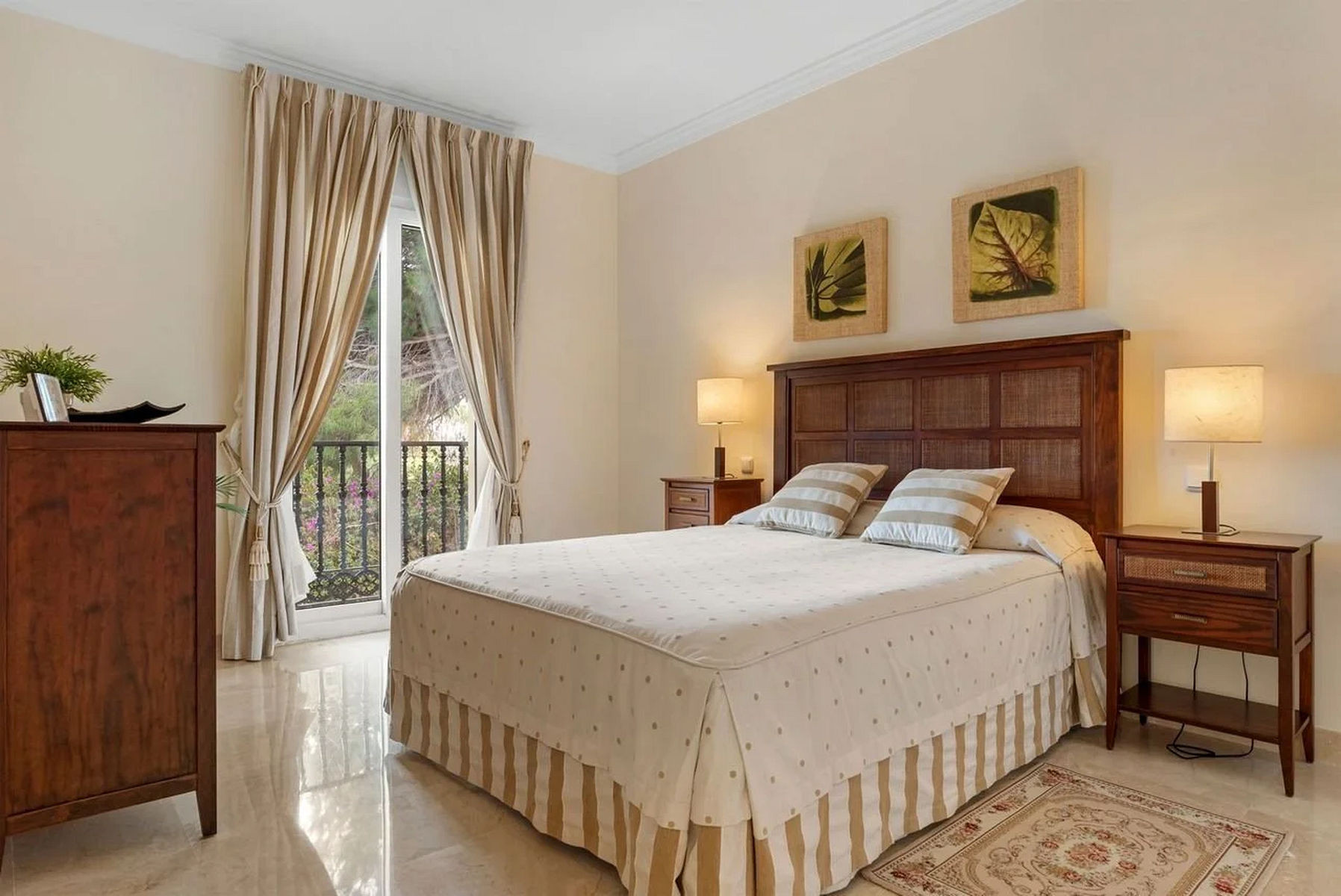  Image of Villa - 4 Bedrooms - 4 Bathrooms for sale in Malaga-Marbella-Spain, Image 32