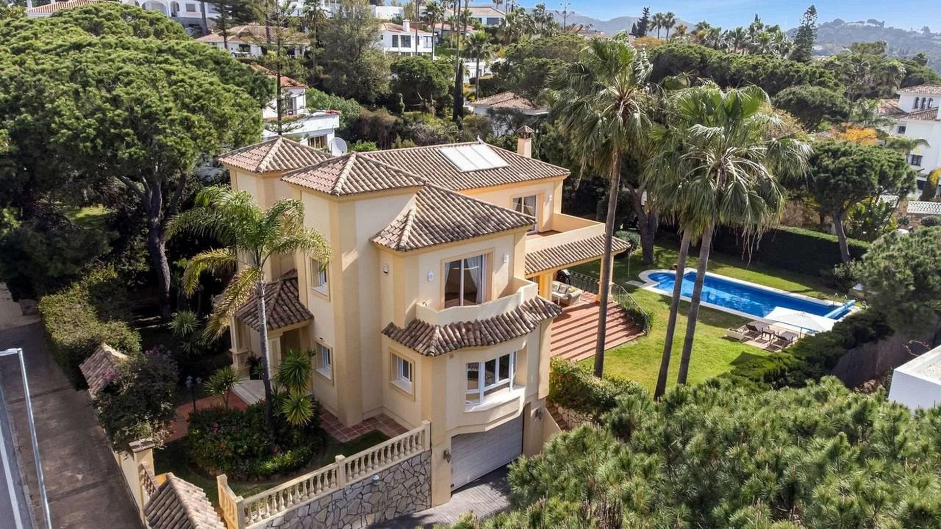  Image of Villa - 4 Bedrooms - 4 Bathrooms for sale in Malaga-Marbella-Spain, Image 47