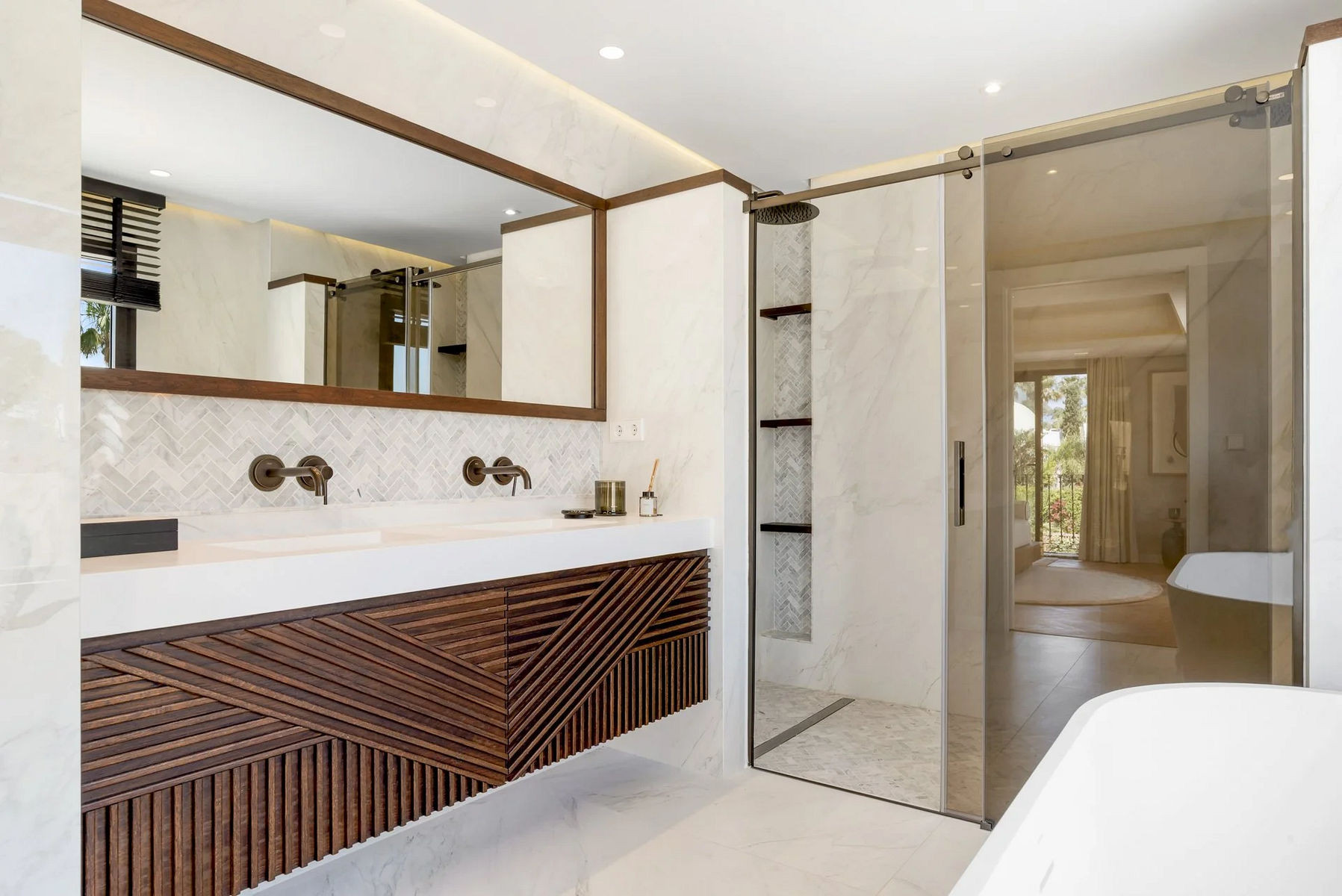  Image of Villa - 6 Bedrooms - 5 Bathrooms for sale in Malaga-Estepona-Spain, Image 34