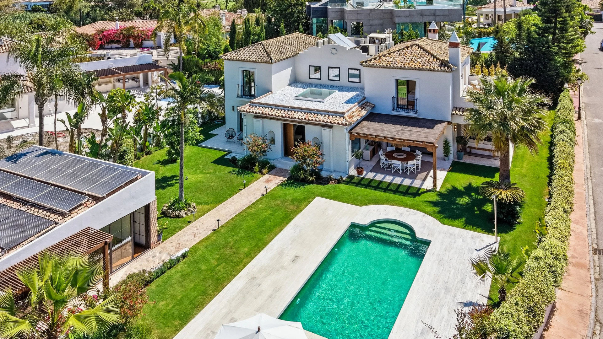  Image of Villa - 6 Bedrooms - 5 Bathrooms for sale in Malaga-Estepona-Spain, Image 46