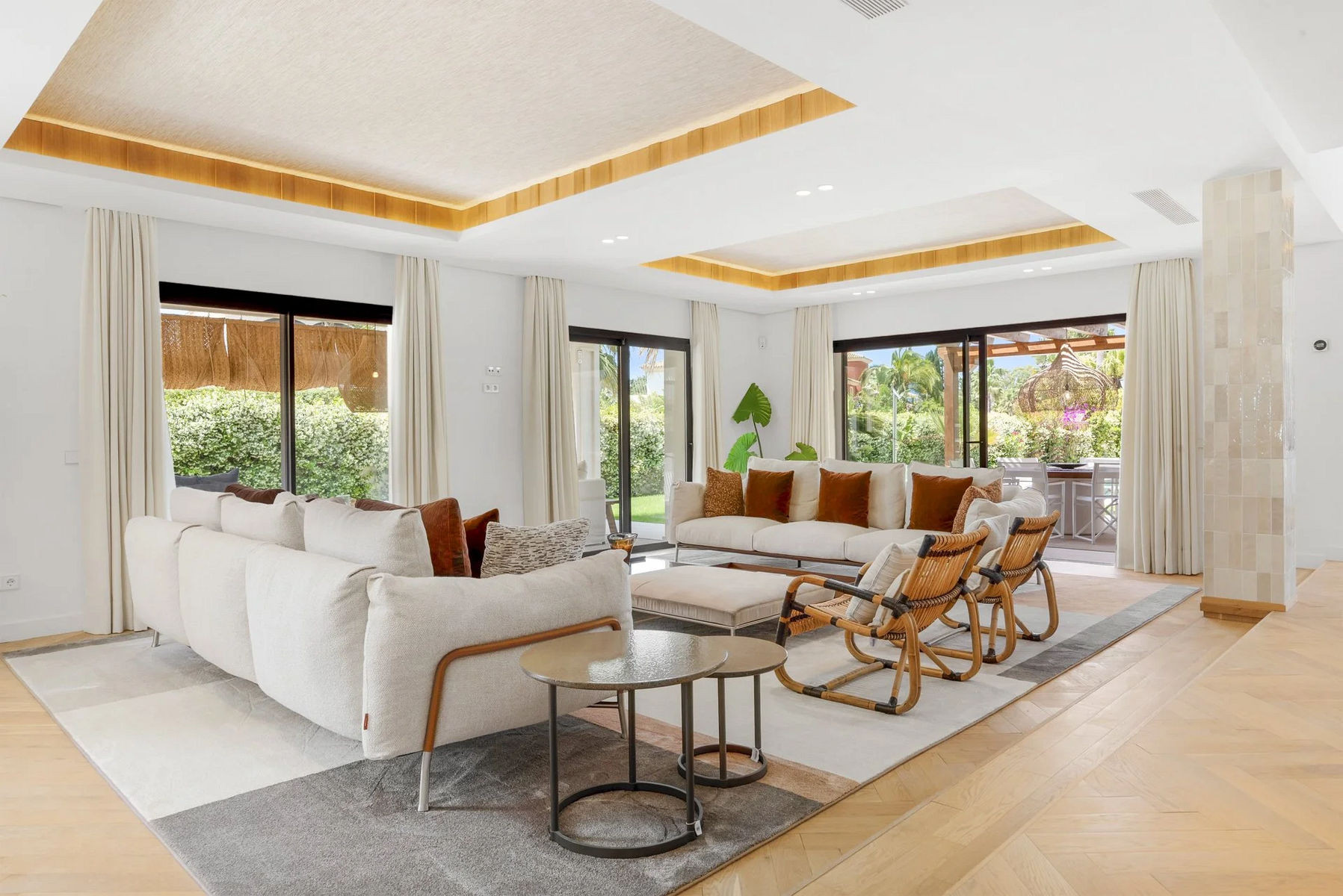  Image of Villa - 6 Bedrooms - 5 Bathrooms for sale in Malaga-Estepona-Spain, Image 8