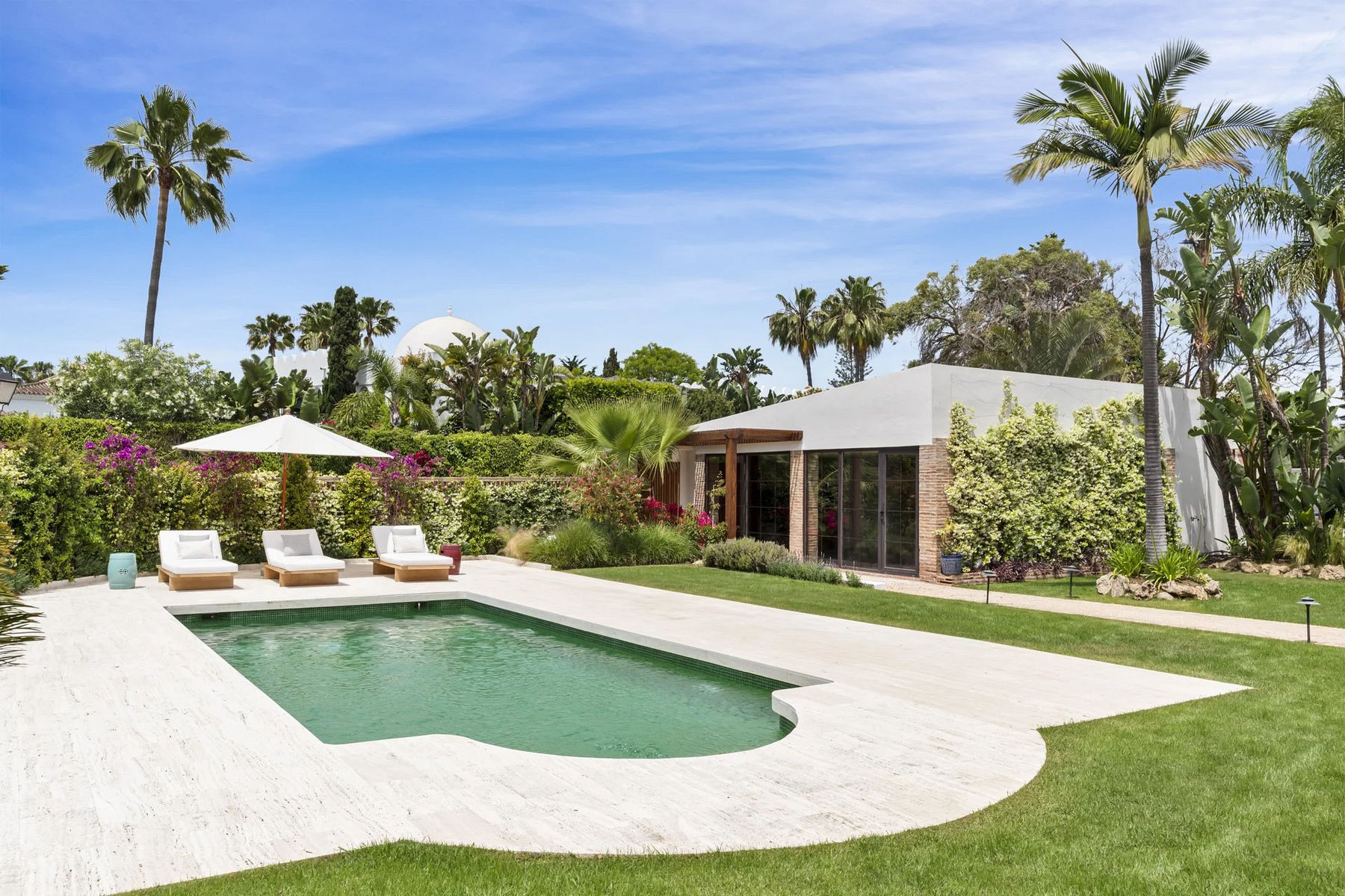 Image of Villa - 6 Bedrooms - 5 Bathrooms for Sale in Malaga-Estepona-Spain, Image 2