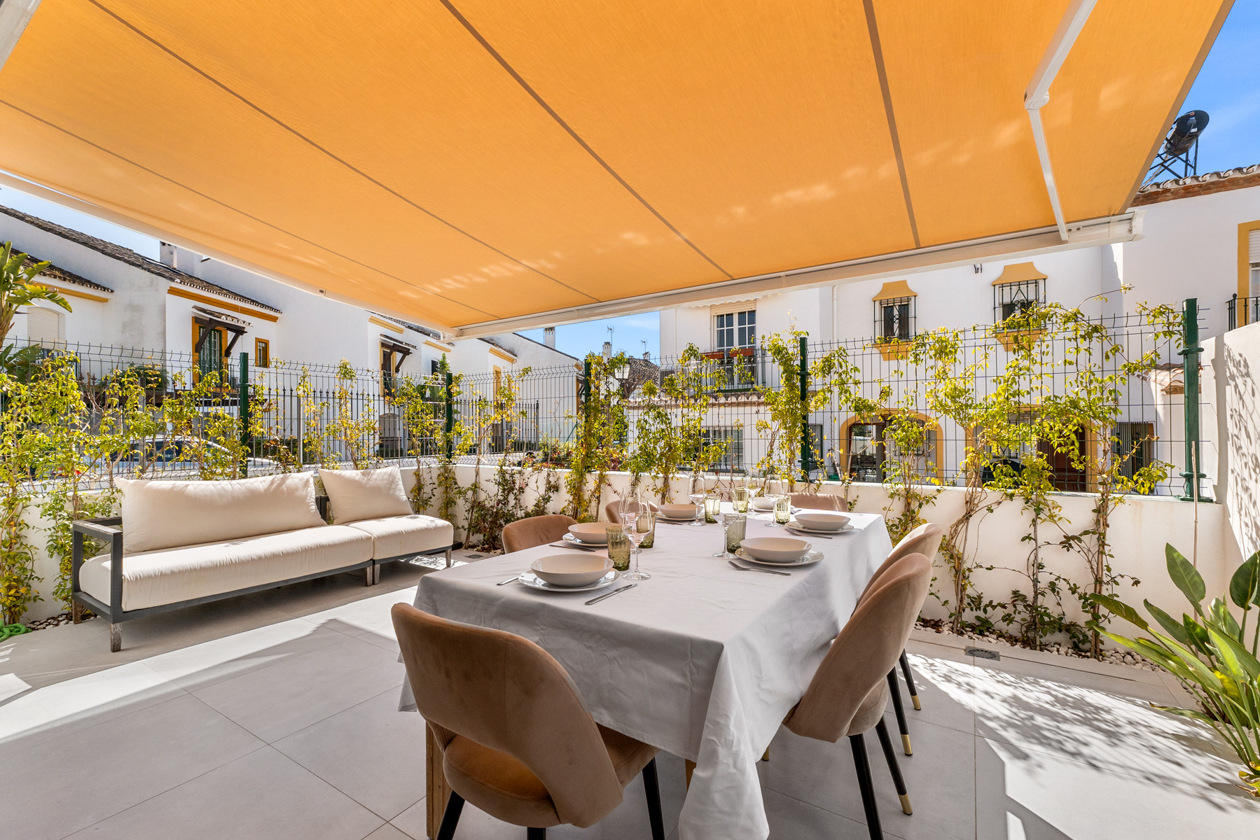 Image of Town House - 4 Bedrooms - 4 Bathrooms for Sale in Malaga-Estepona-Spain, Image 2
