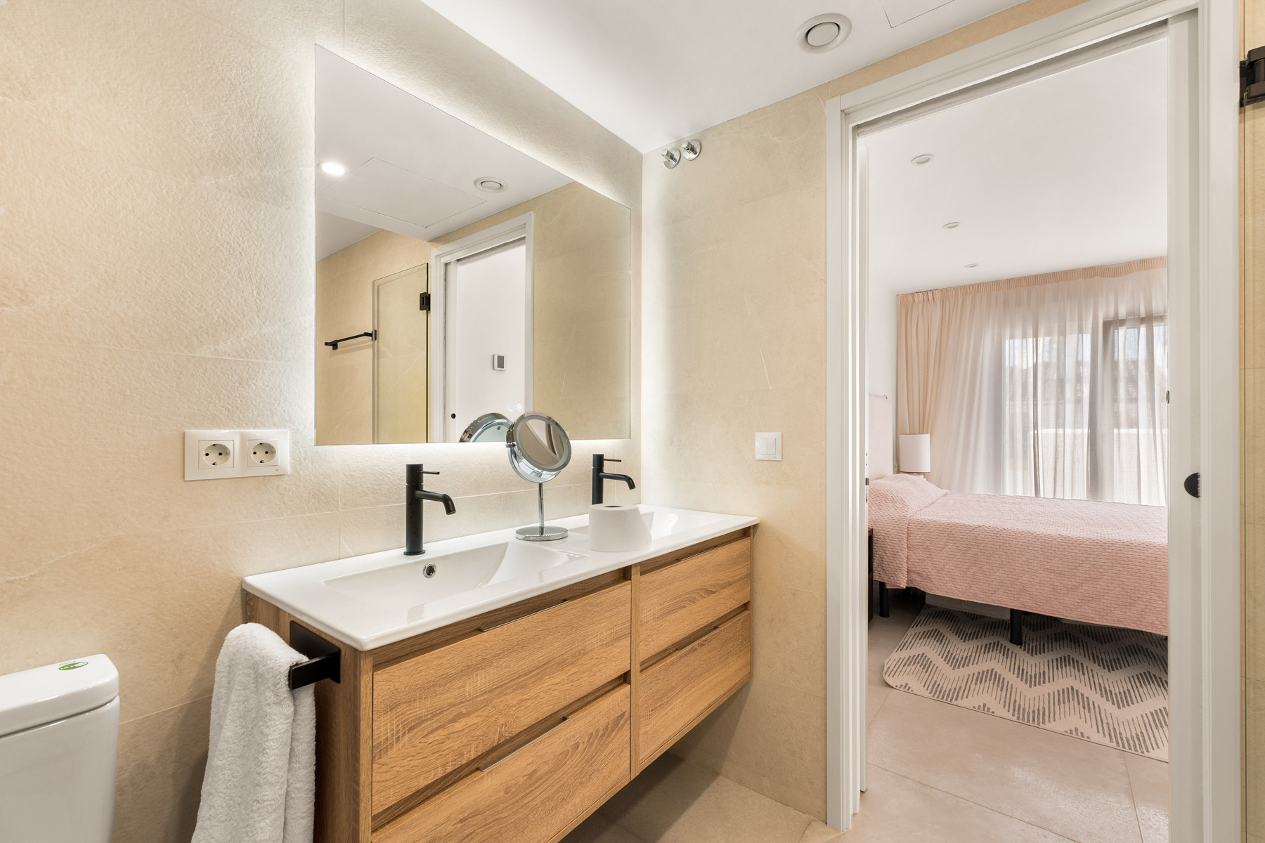  Image of Town House - 4 Bedrooms - 4 Bathrooms for sale in Malaga-Estepona-Spain, Image 41