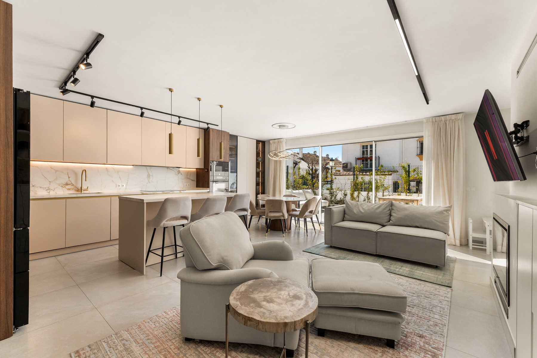 Image of Town House - 4 Bedrooms - 4 Bathrooms for Sale in Malaga-Estepona-Spain, Image 1