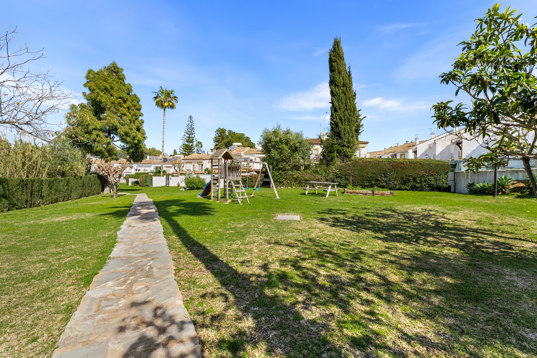  Image of Town House - 4 Bedrooms - 4 Bathrooms for sale in Malaga-Estepona-Spain, Image 51