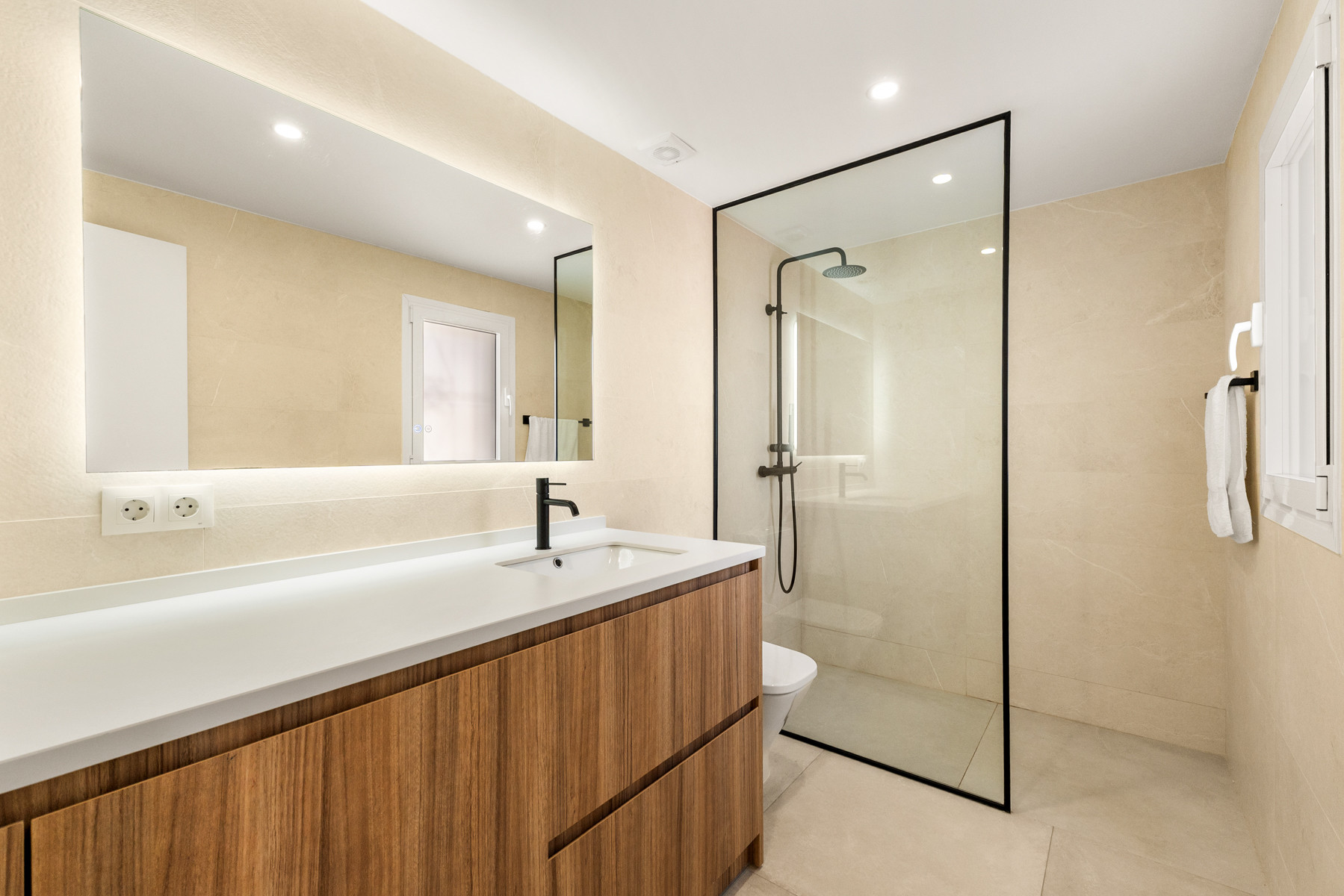  Image of Town House - 4 Bedrooms - 4 Bathrooms for sale in Malaga-Estepona-Spain, Image 30