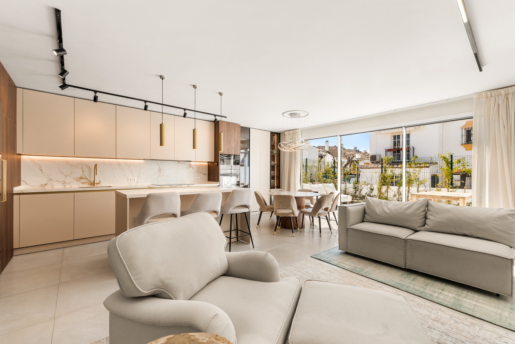  Image of Town House - 4 Bedrooms - 4 Bathrooms for sale in Malaga-Estepona-Spain, Image 9