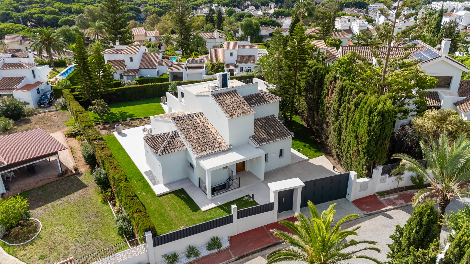  Image of Villa - 5 Bedrooms - 4 Bathrooms for sale in Malaga-Marbella-Spain, Image 38