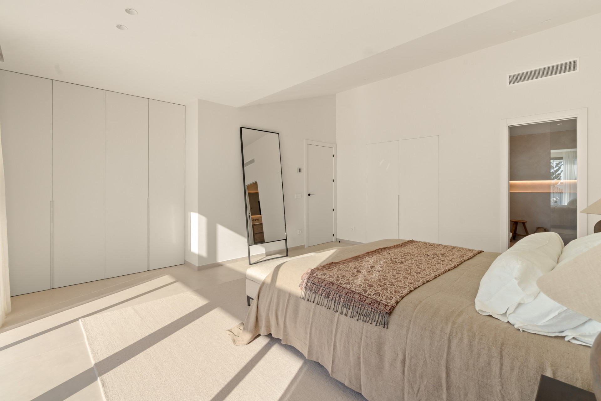 Image of Villa - 5 Bedrooms - 4 Bathrooms for sale in Malaga-Marbella-Spain, Image 13