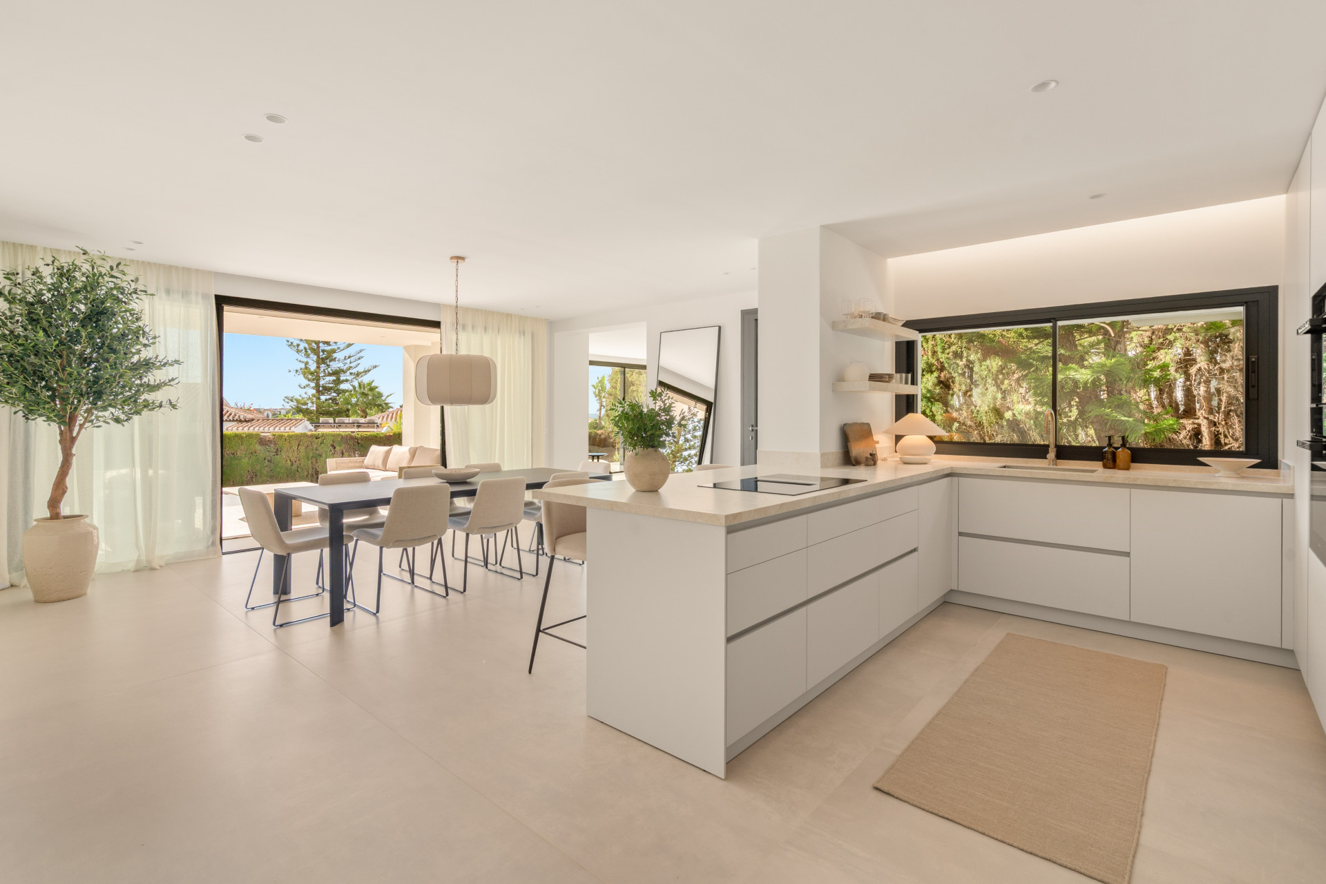  Image of Villa - 5 Bedrooms - 4 Bathrooms for sale in Malaga-Marbella-Spain, Image 11
