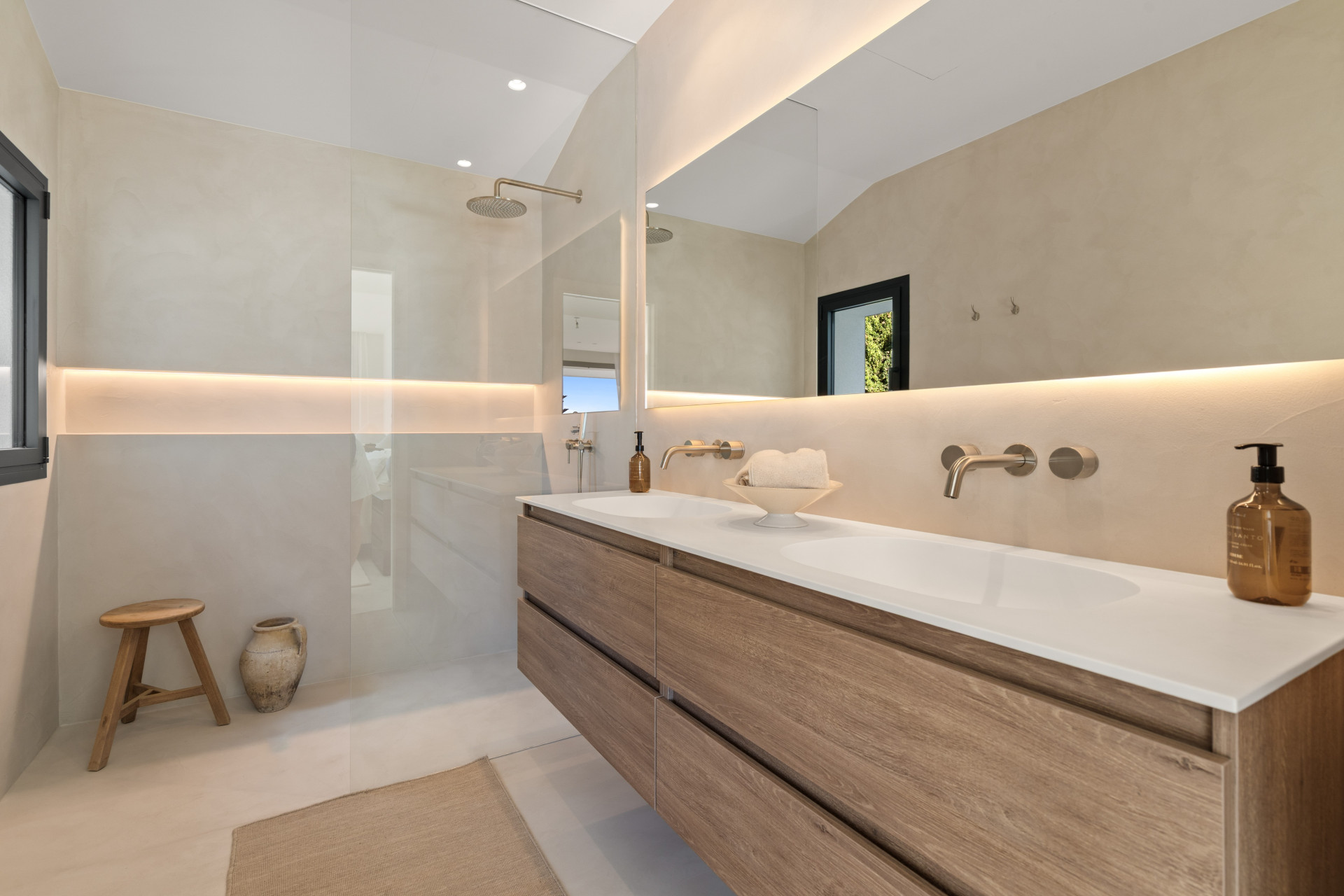  Image of Villa - 5 Bedrooms - 4 Bathrooms for sale in Malaga-Marbella-Spain, Image 15