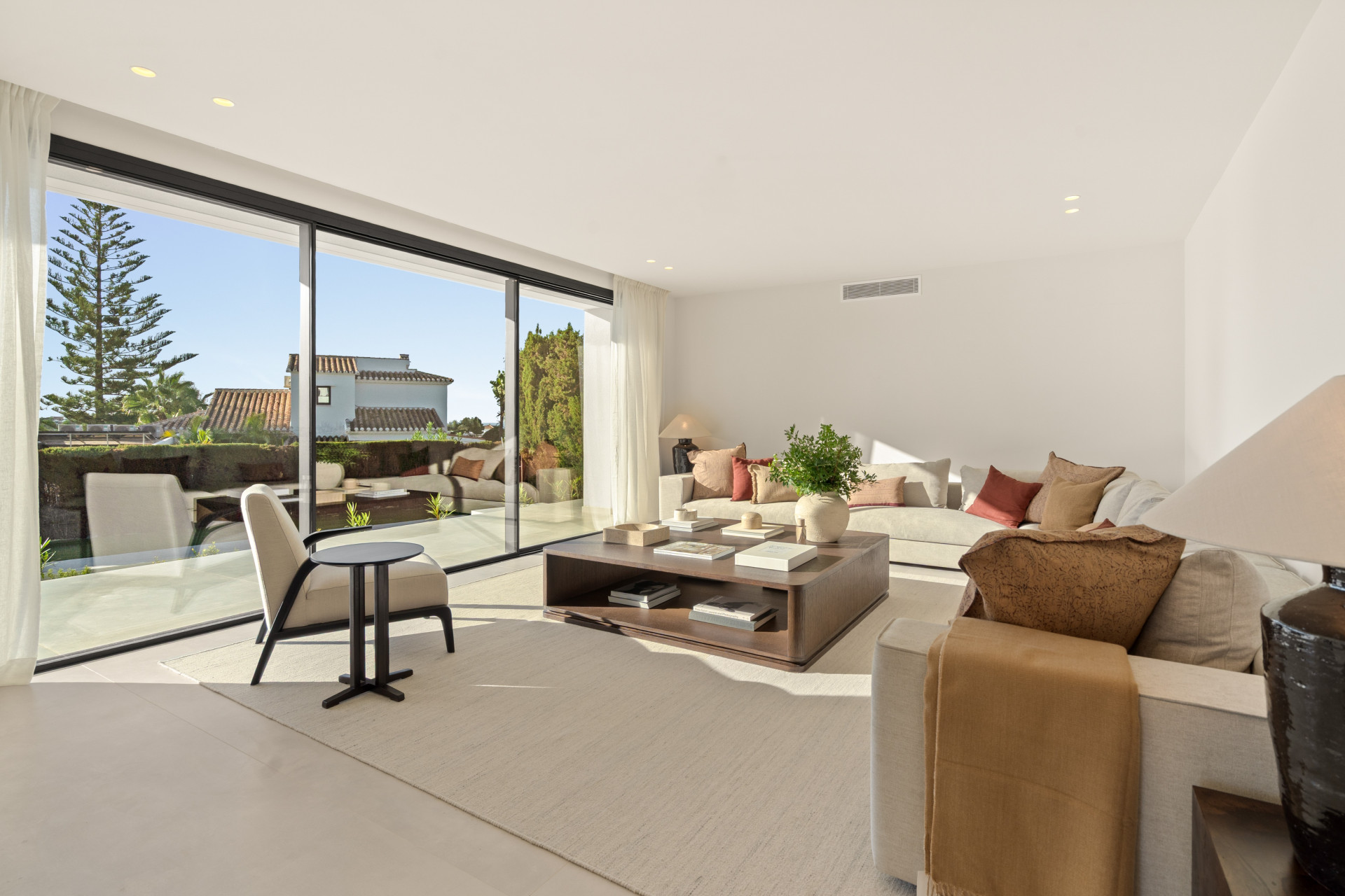 Image of Villa - 5 Bedrooms - 4 Bathrooms for Sale in Malaga-Marbella-Spain, Image 4