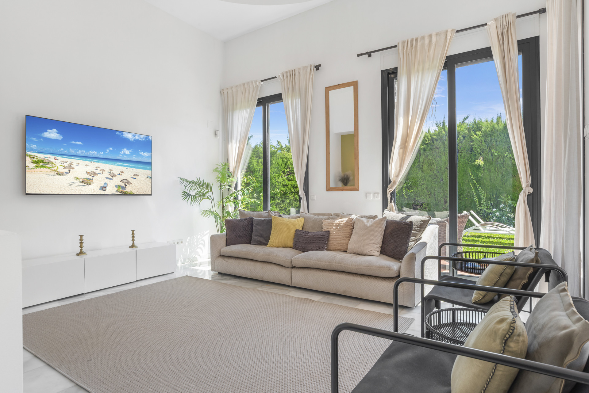  Image of Villa - 6 Bedrooms - 6 Bathrooms for sale in Malaga-Marbella-Spain, Image 6