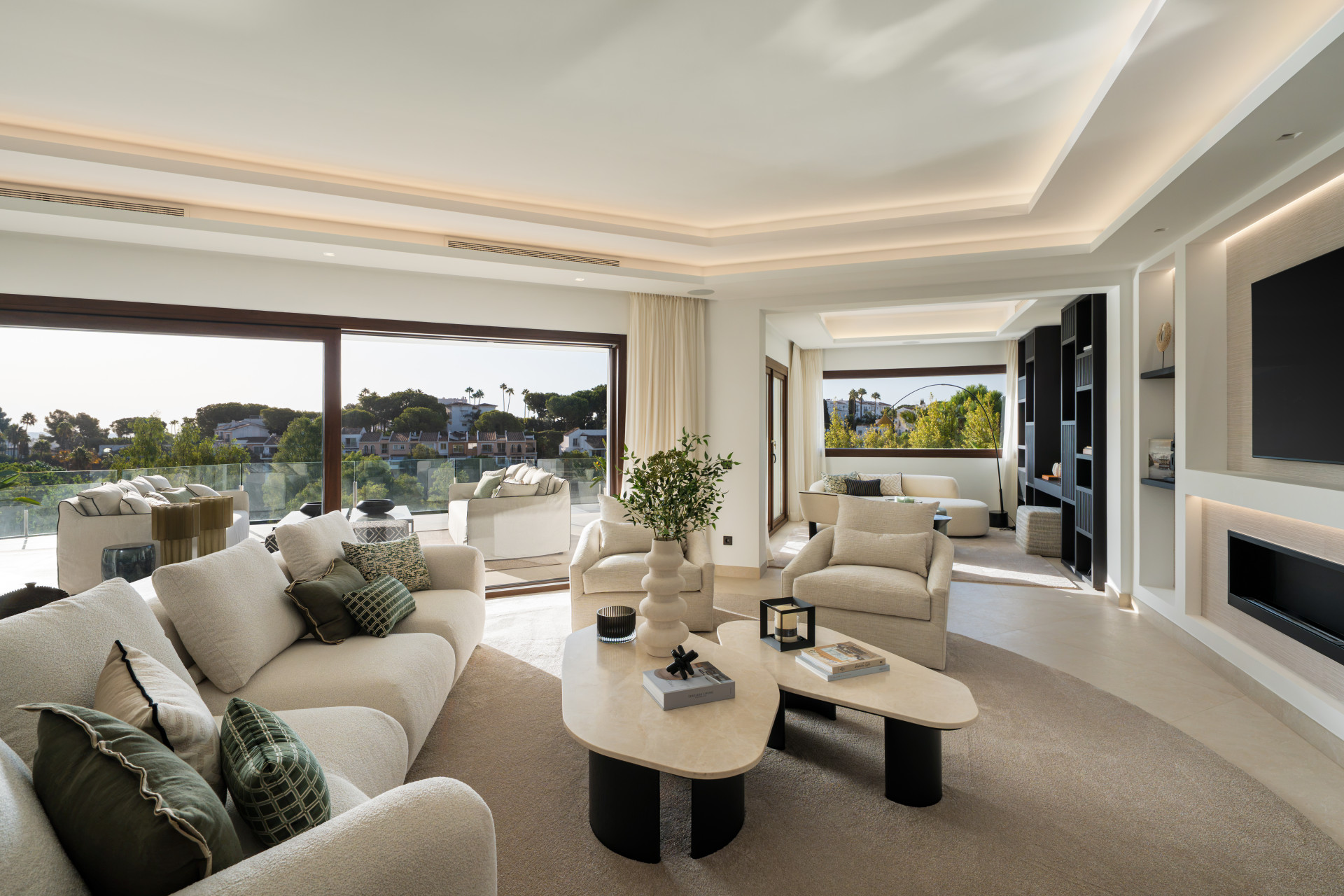 Image of Villa - 5 Bedrooms - 6 Bathrooms for Sale in Malaga-Benahavis-Spain, Image 2