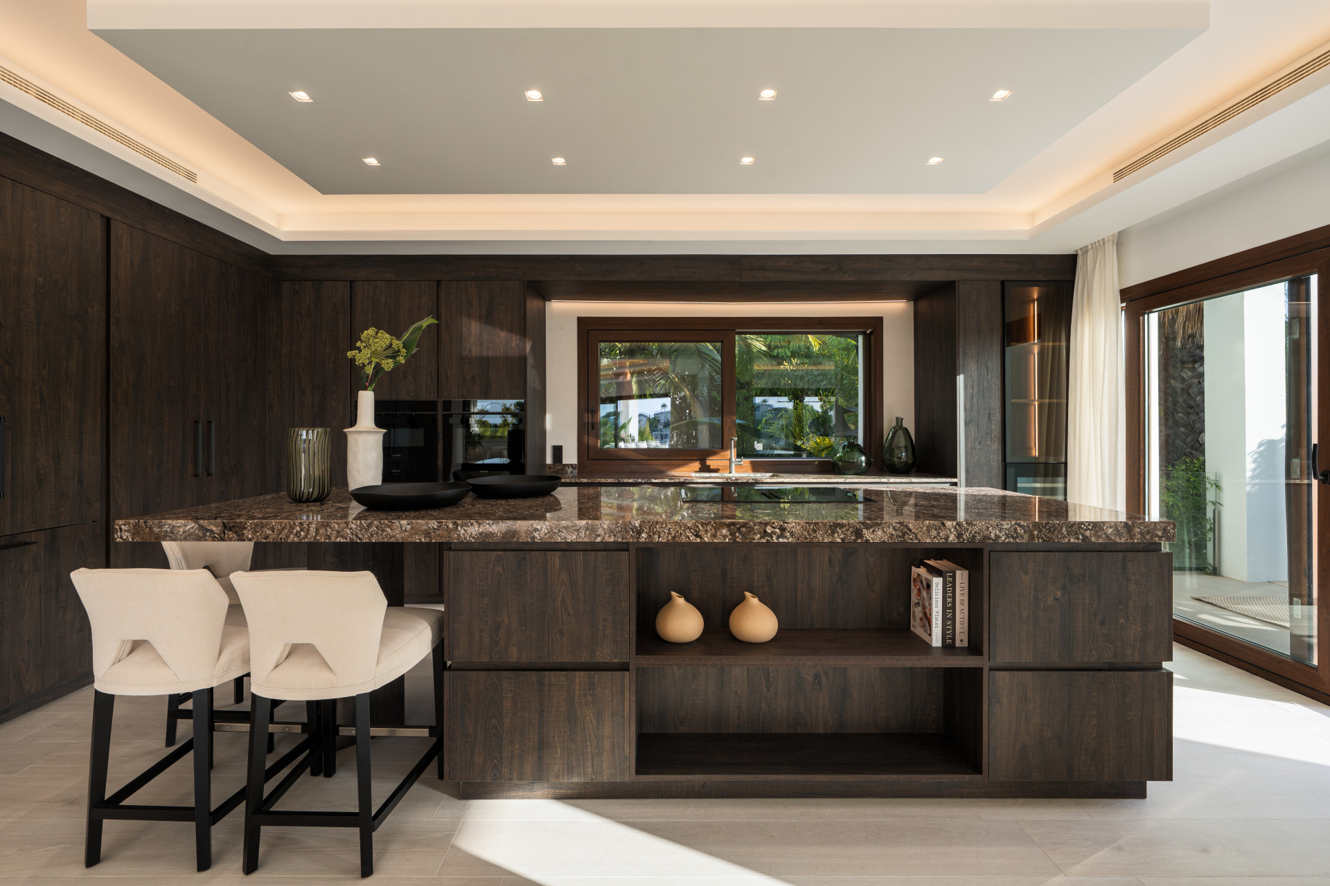  Image of Villa - 5 Bedrooms - 6 Bathrooms for sale in Malaga-Benahavis-Spain, Image 7