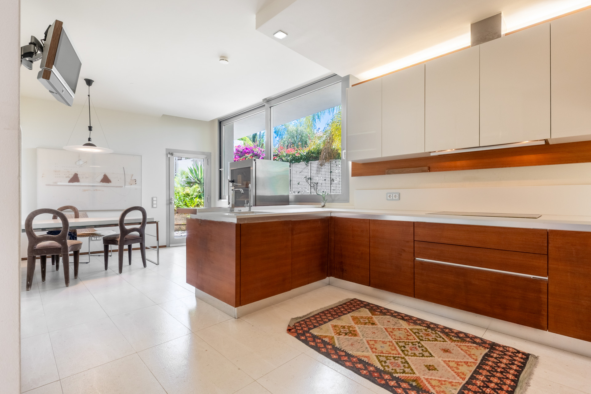  Image of Semi Detached Villa - 4 Bedrooms - 4 Bathrooms for sale in Malaga-Marbella-Spain, Image 13