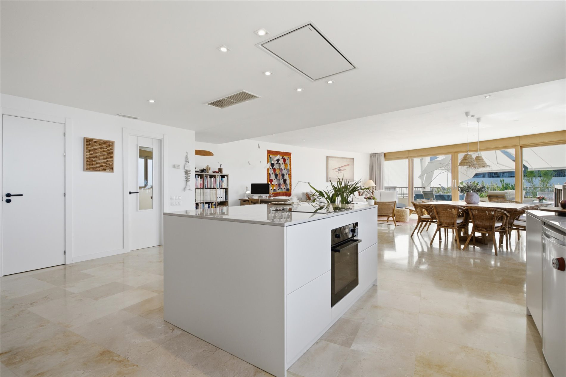  Image of Penthouse - 3 Bedrooms - 2 Bathrooms for sale in Malaga-Marbella-Spain, Image 9