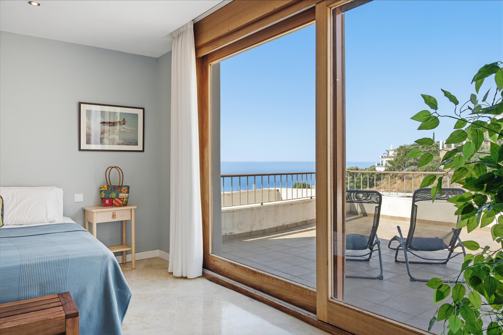  Image of Penthouse - 3 Bedrooms - 2 Bathrooms for sale in Malaga-Marbella-Spain, Image 12