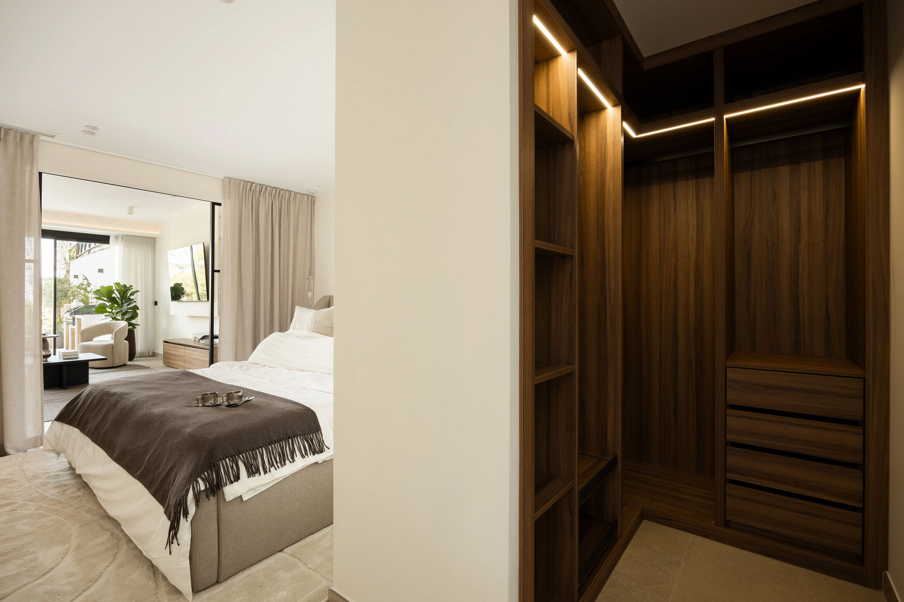  Image of Ground Floor Apartment - 3 Bedrooms - 3 Bathrooms for sale in Malaga-Marbella-Spain, Image 12
