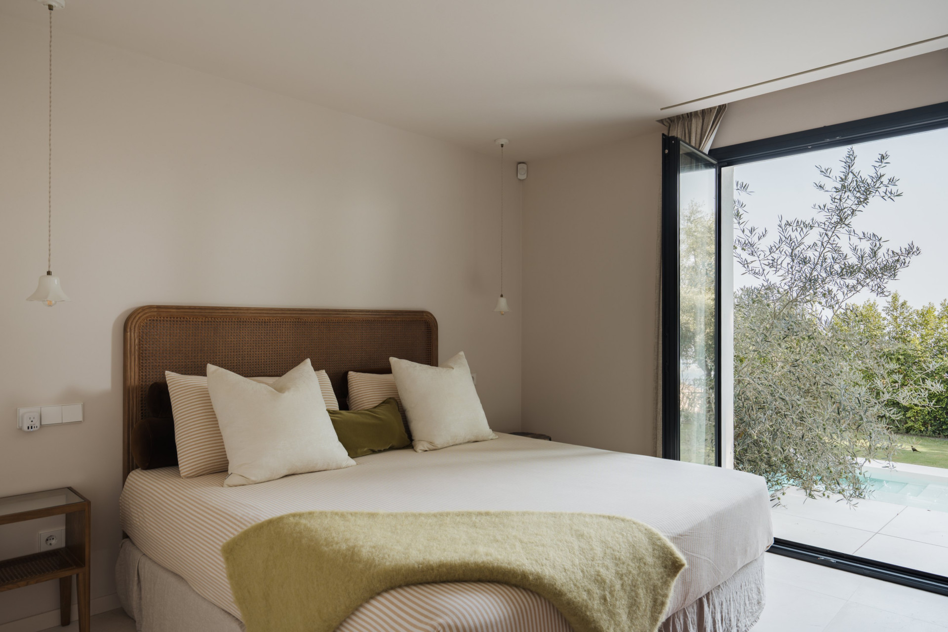  Image of Villa - 5 Bedrooms - 6 Bathrooms for sale in Malaga-Benahavis-Spain, Image 14