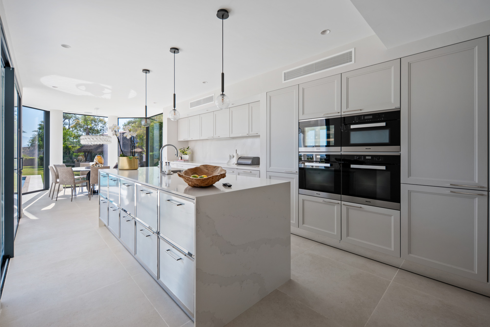  Image of Villa - 6 Bedrooms - 6 Bathrooms for sale in Malaga-Marbella-Spain, Image 10