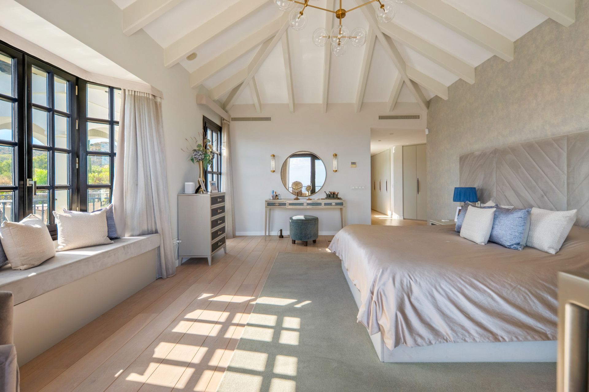  Image of Villa - 6 Bedrooms - 6 Bathrooms for sale in Malaga-Marbella-Spain, Image 18