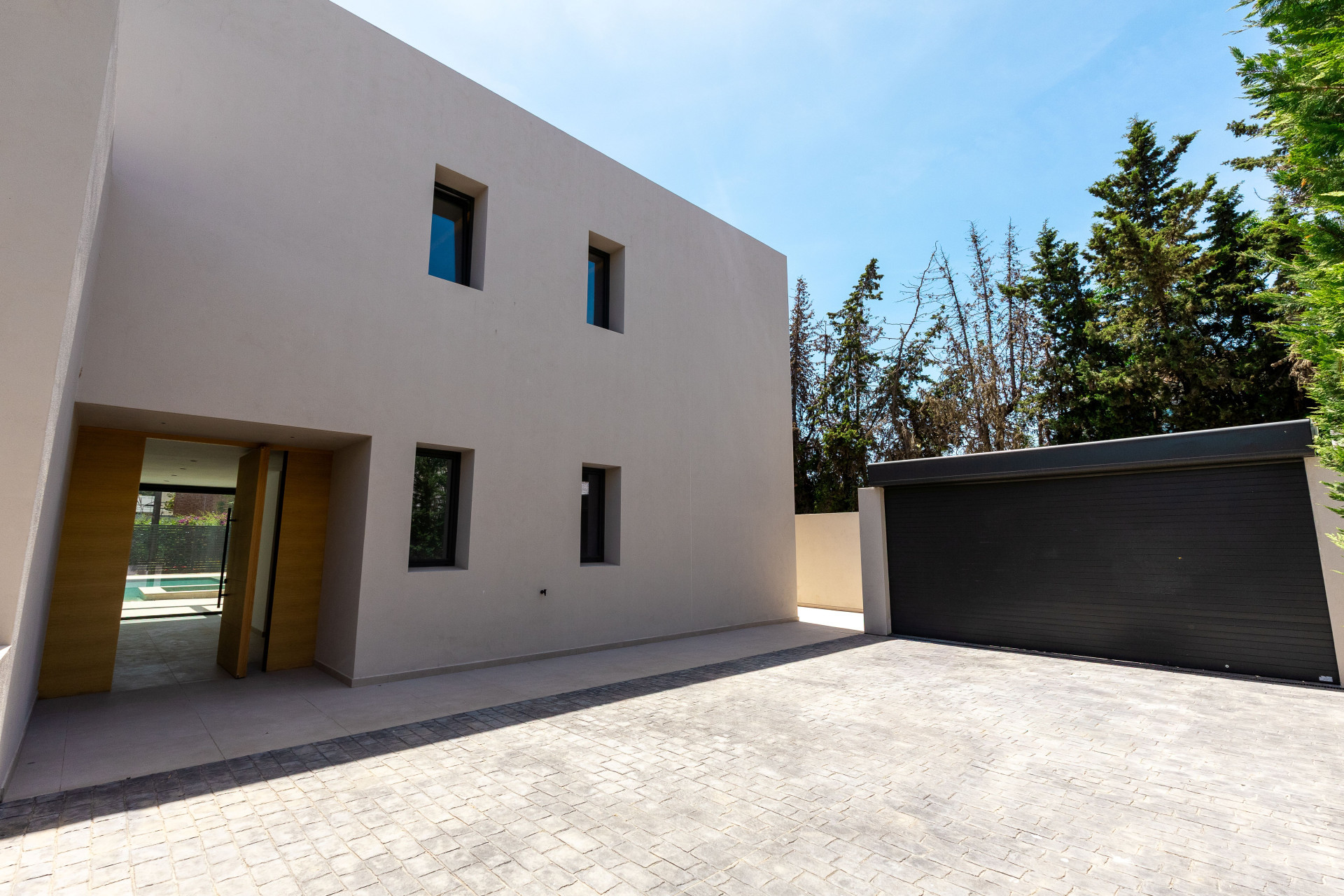  Image of Villa - 8 Bedrooms - 8 Bathrooms for sale in Malaga-San Pedro de Alcantara-Spain, Image 25