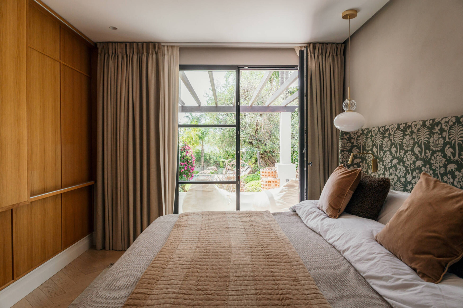  Image of Villa - 6 Bedrooms - 8 Bathrooms for sale in Malaga-San Pedro de Alcantara-Spain, Image 15