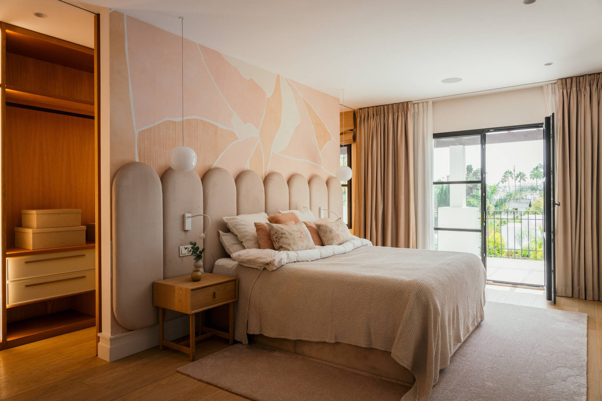  Image of Villa - 6 Bedrooms - 8 Bathrooms for sale in Malaga-San Pedro de Alcantara-Spain, Image 17