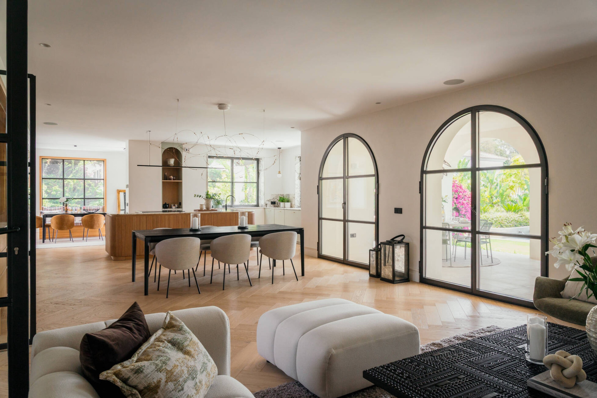  Image of Villa - 6 Bedrooms - 8 Bathrooms for sale in Malaga-San Pedro de Alcantara-Spain, Image 11