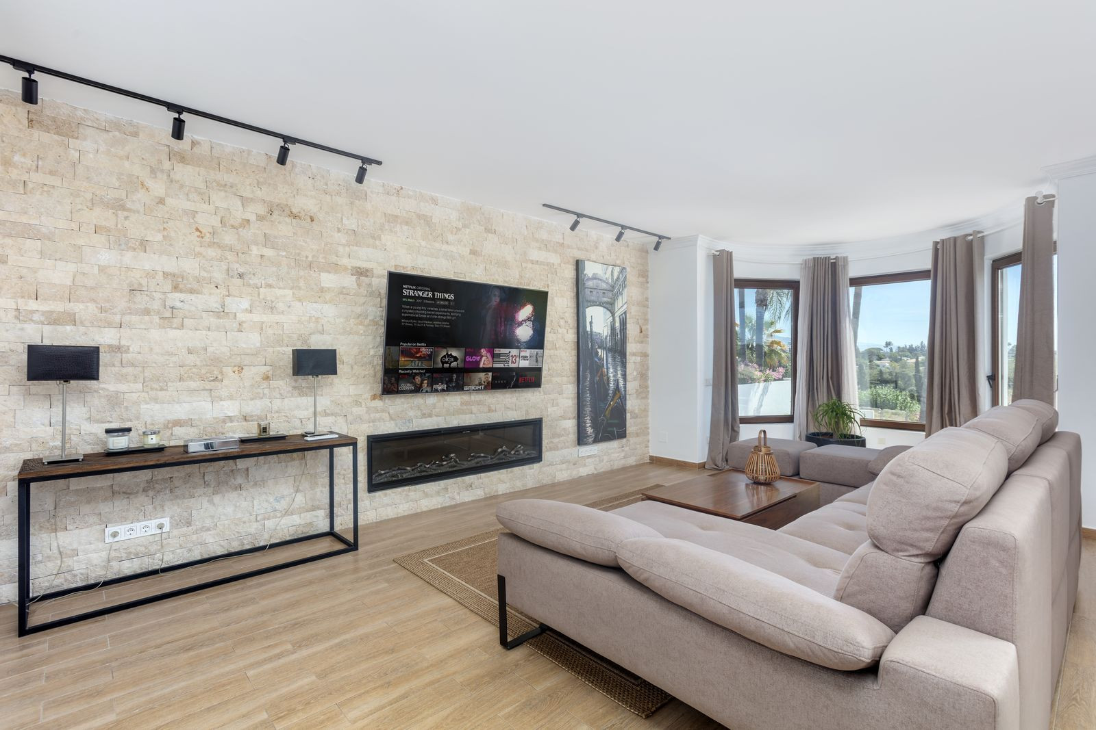 Image of Villa - 6 Bedrooms - 5 Bathrooms for Sale in Malaga-Estepona-Spain, Image 4