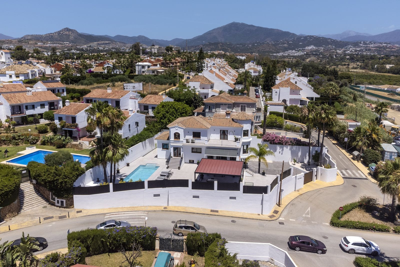 Image of Villa - 6 Bedrooms - 5 Bathrooms for Sale in Malaga-Estepona-Spain, Image 2