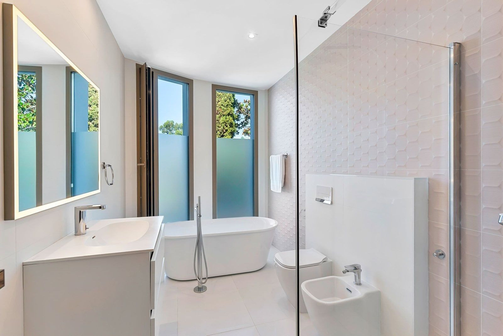  Image of Villa - 6 Bedrooms - 9 Bathrooms for sale in Malaga-San Pedro de Alcantara-Spain, Image 17
