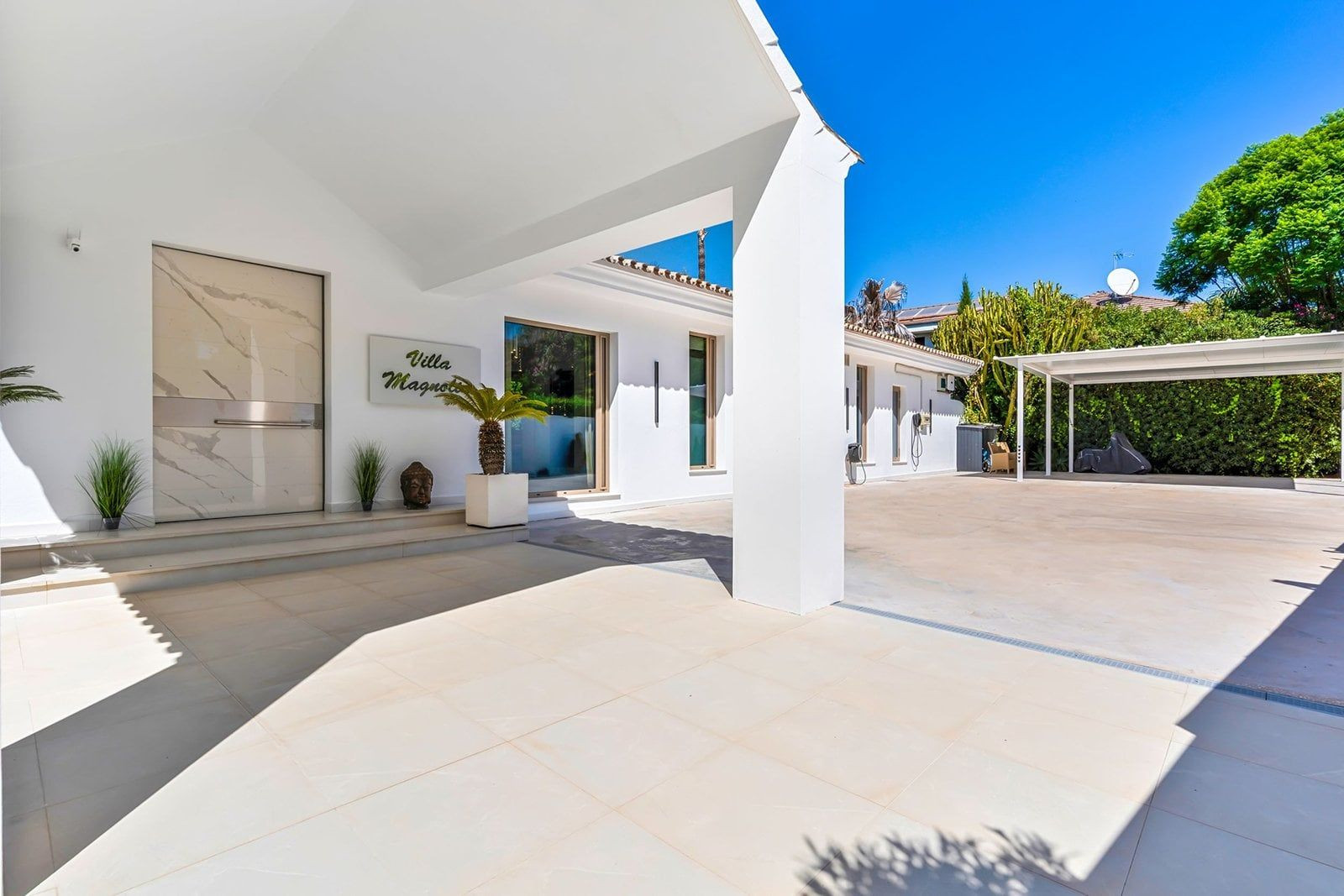  Image of Villa - 6 Bedrooms - 9 Bathrooms for sale in Malaga-San Pedro de Alcantara-Spain, Image 7