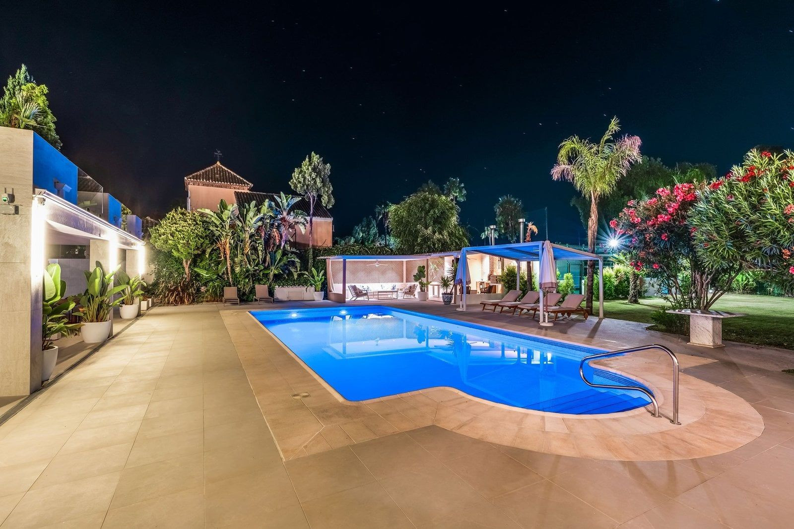  Image of Villa - 6 Bedrooms - 9 Bathrooms for sale in Malaga-San Pedro de Alcantara-Spain, Image 37