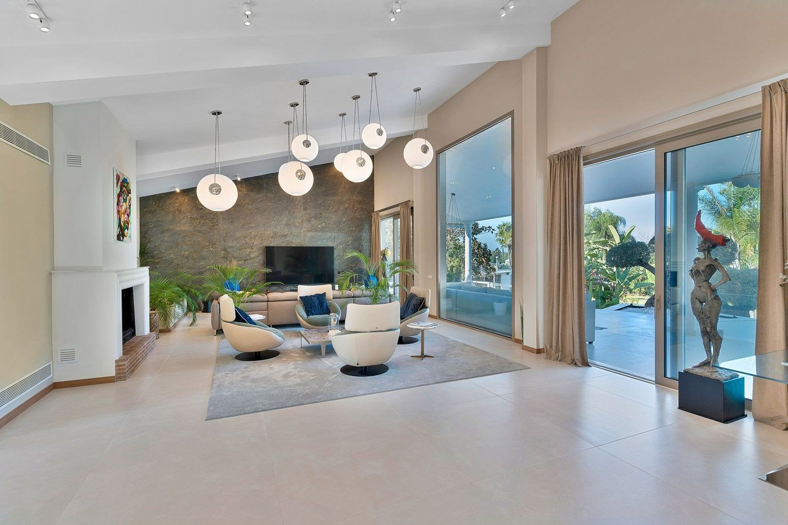  Image of Villa - 6 Bedrooms - 9 Bathrooms for sale in Malaga-San Pedro de Alcantara-Spain, Image 13