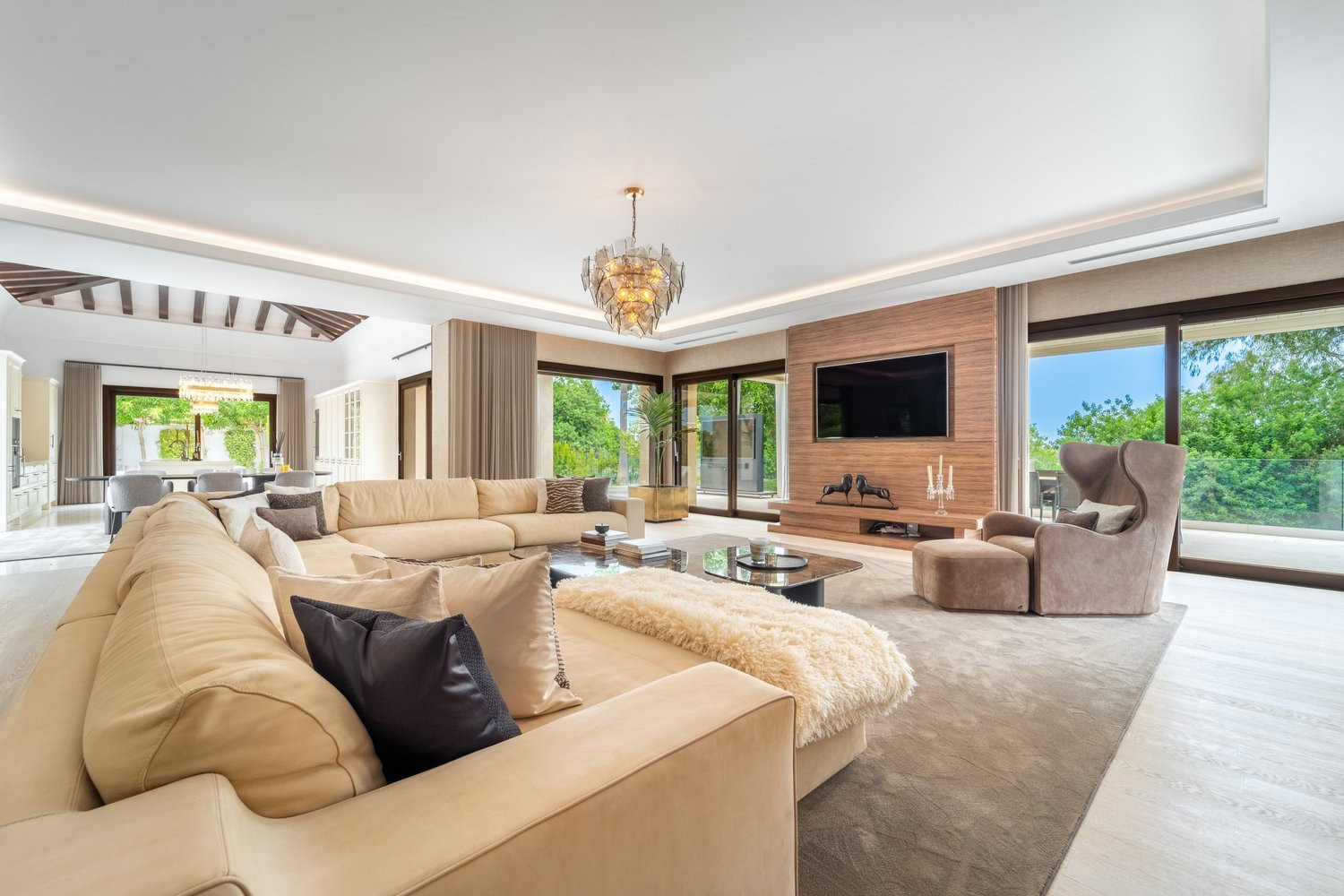 Image of Villa - 5 Bedrooms - 6 Bathrooms for Sale in Malaga-Marbella-Spain, Image 5