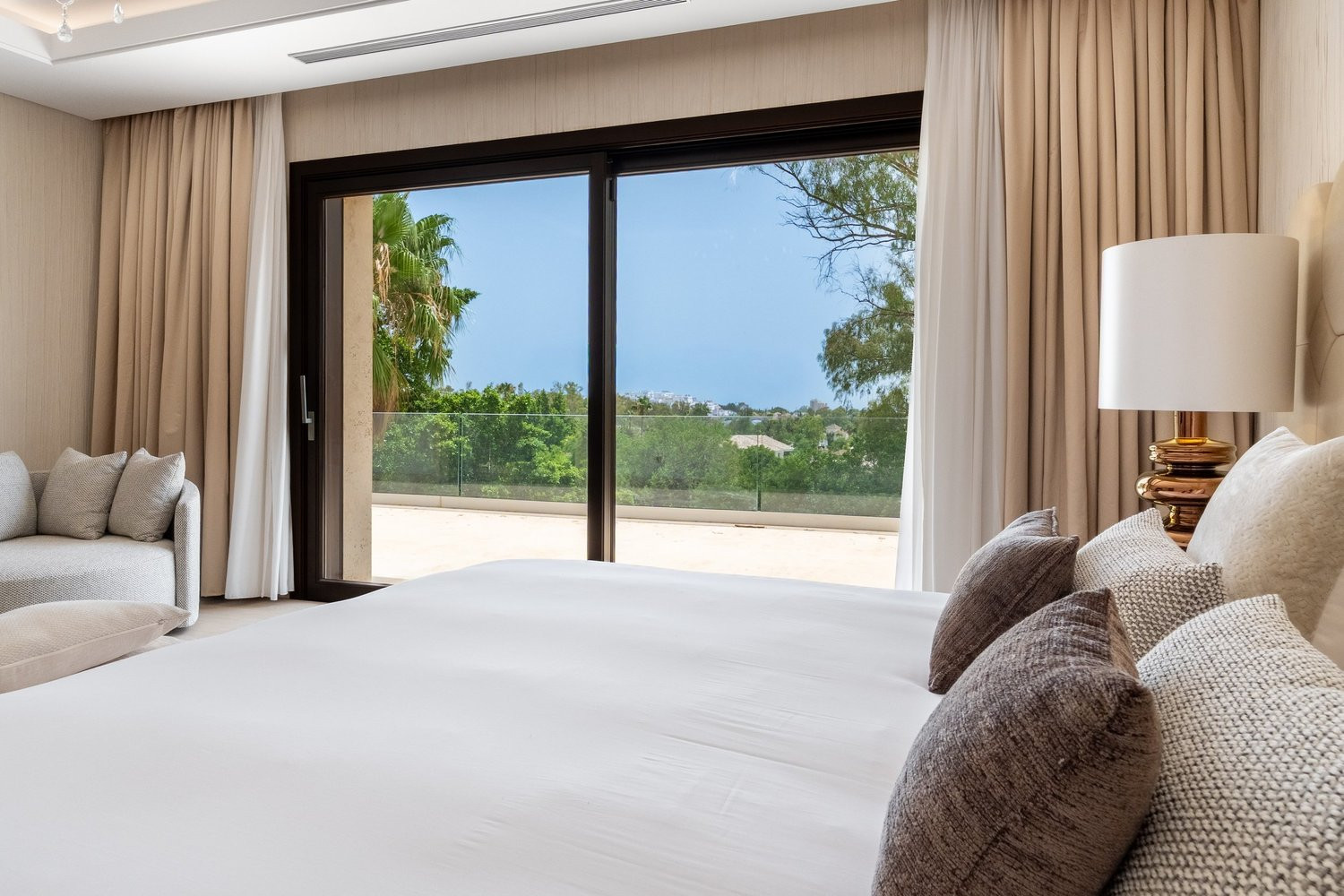  Image of Villa - 5 Bedrooms - 6 Bathrooms for sale in Malaga-Marbella-Spain, Image 12