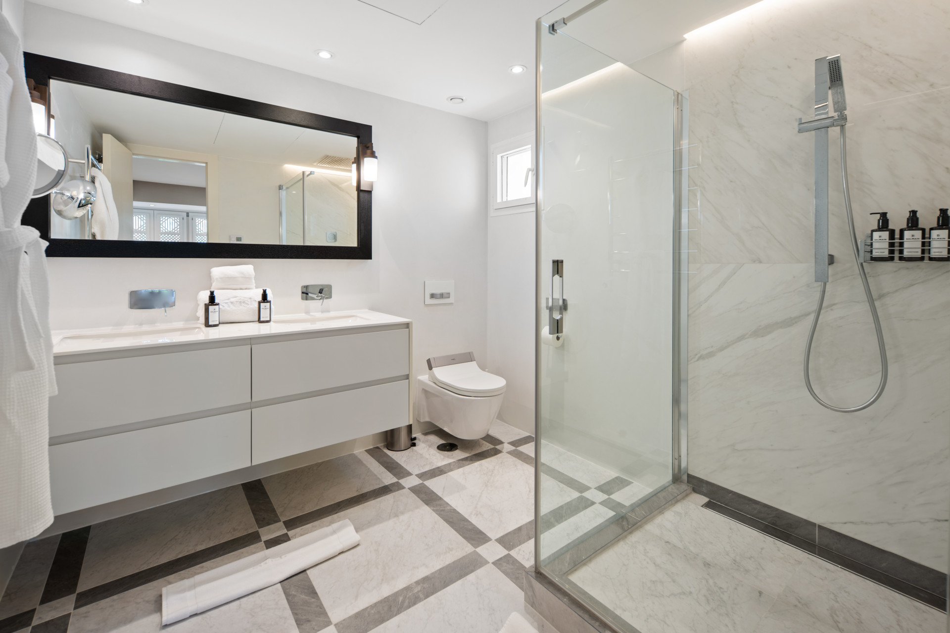  Image of Apartment - 3 Bedrooms - 3 Bathrooms for sale in Malaga-Marbella-Spain, Image 28