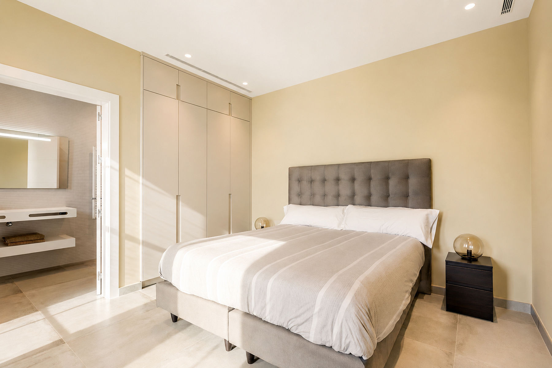  Image of Villa - 5 Bedrooms - 5 Bathrooms for sale in Malaga-Benahavis-Spain, Image 31