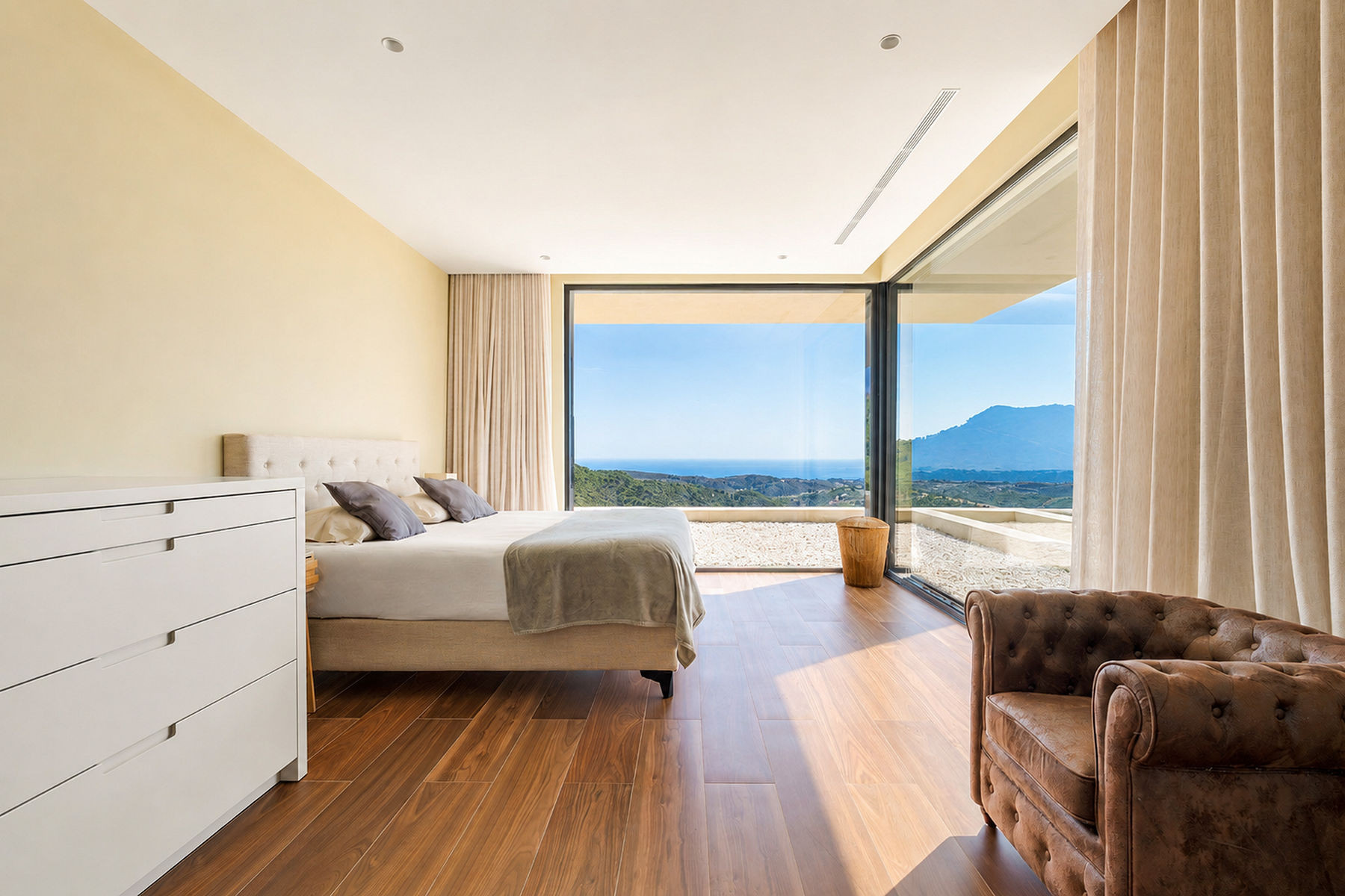  Image of Villa - 5 Bedrooms - 5 Bathrooms for sale in Malaga-Benahavis-Spain, Image 10