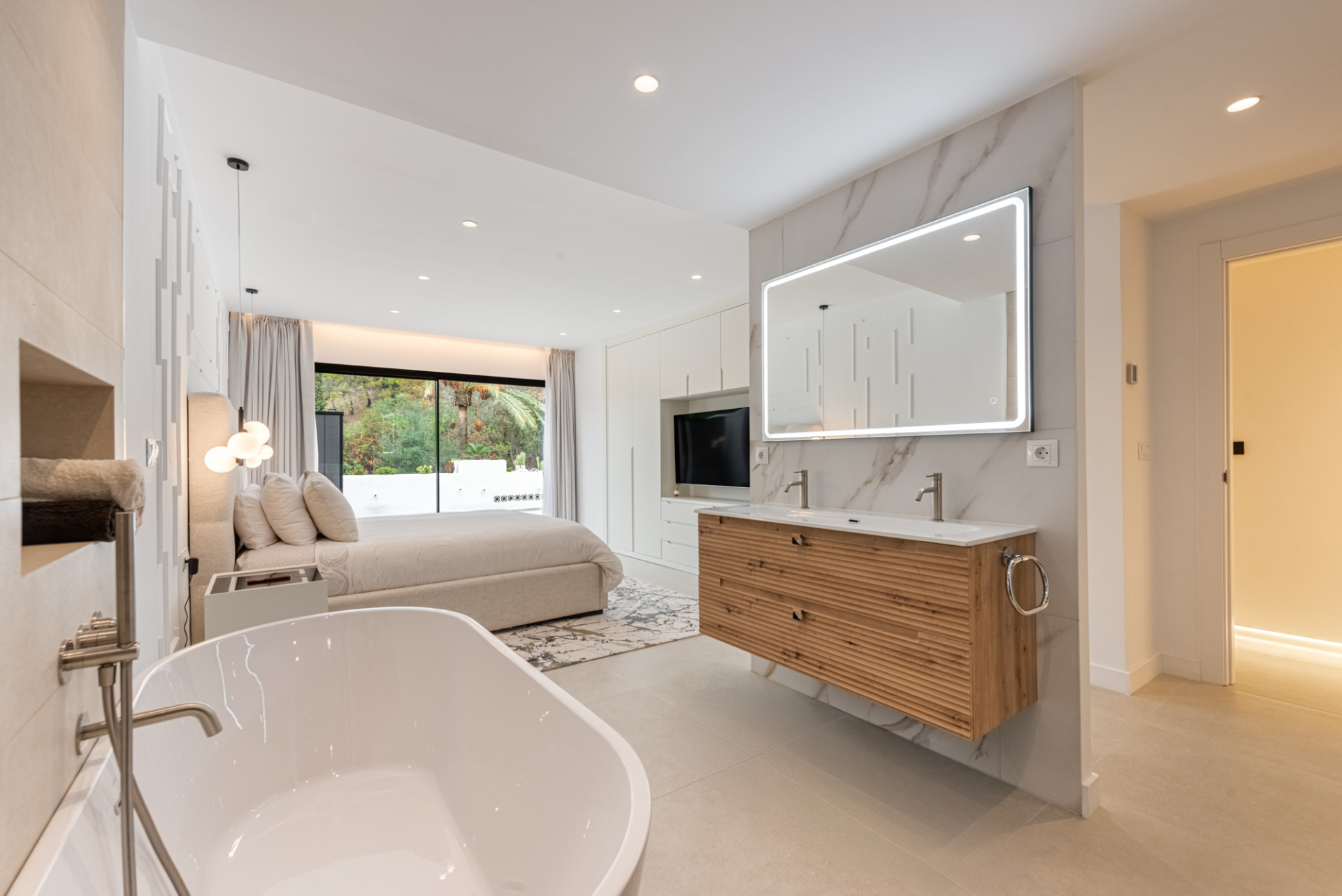  Image of Apartment - 3 Bedrooms - 3 Bathrooms for sale in Malaga-Marbella-Spain, Image 8