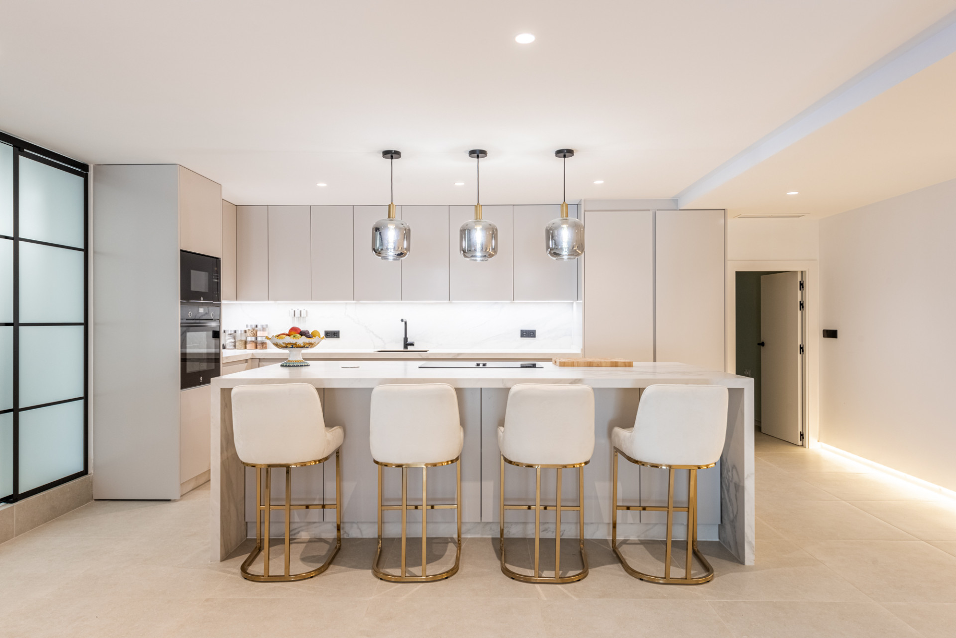  Image of Apartment - 3 Bedrooms - 3 Bathrooms for sale in Malaga-Marbella-Spain, Image 6
