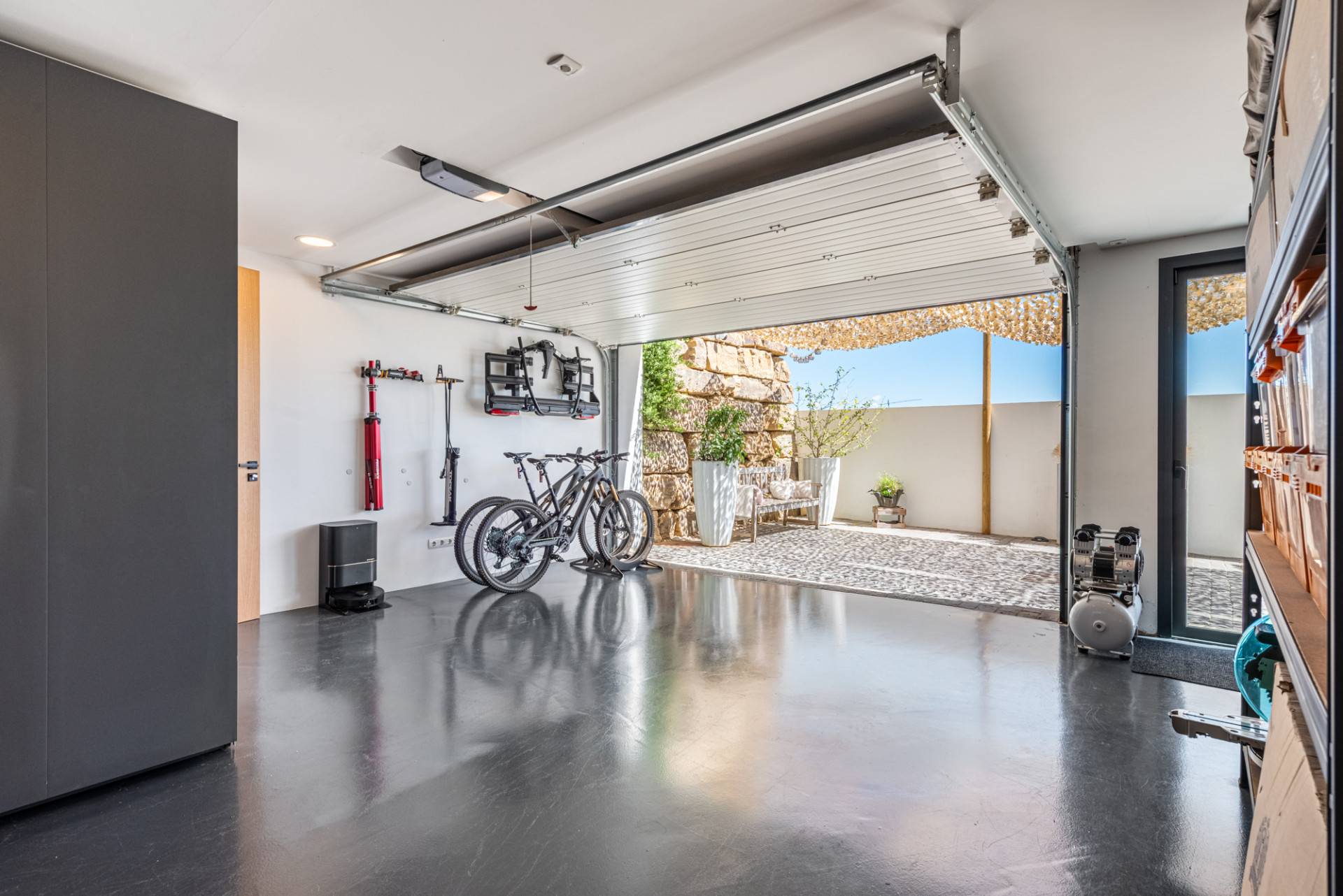  Image of Villa - 4 Bedrooms - 4 Bathrooms for sale in Malaga-Casares-Spain, Image 14