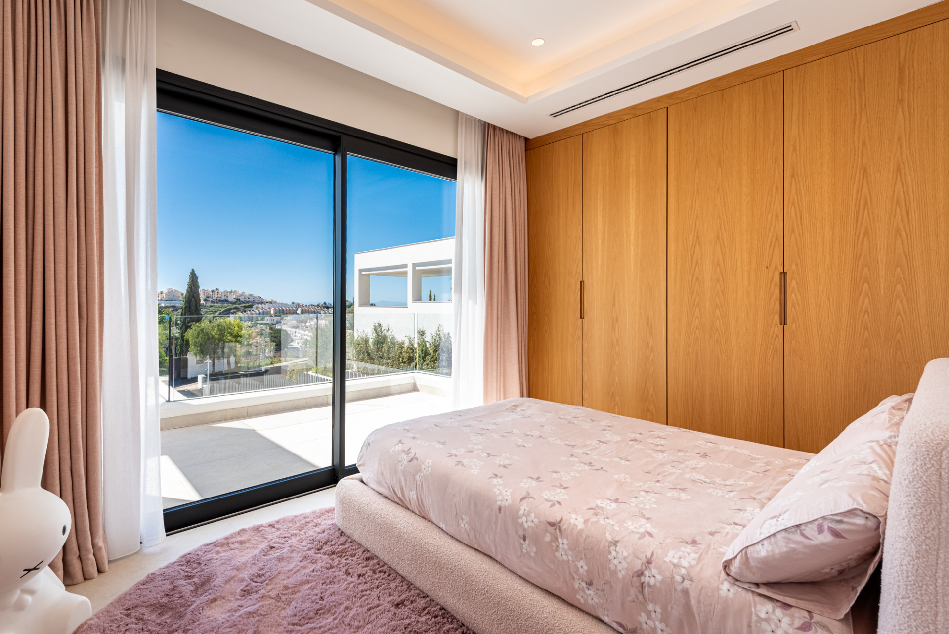  Image of Villa - 4 Bedrooms - 4 Bathrooms for sale in Malaga-Casares-Spain, Image 13
