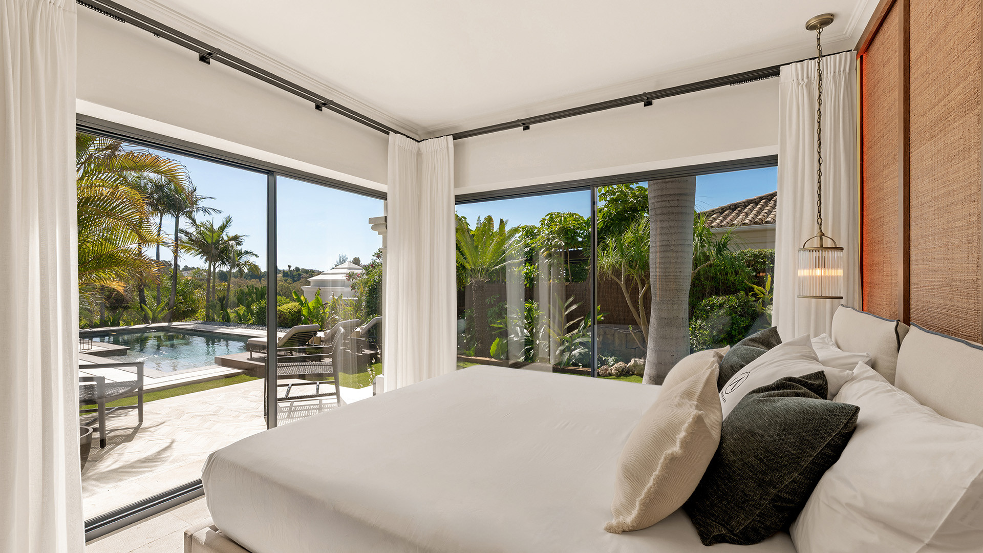  Image of Villa - 4 Bedrooms - 4 Bathrooms for sale in Malaga-Marbella-Spain, Image 11